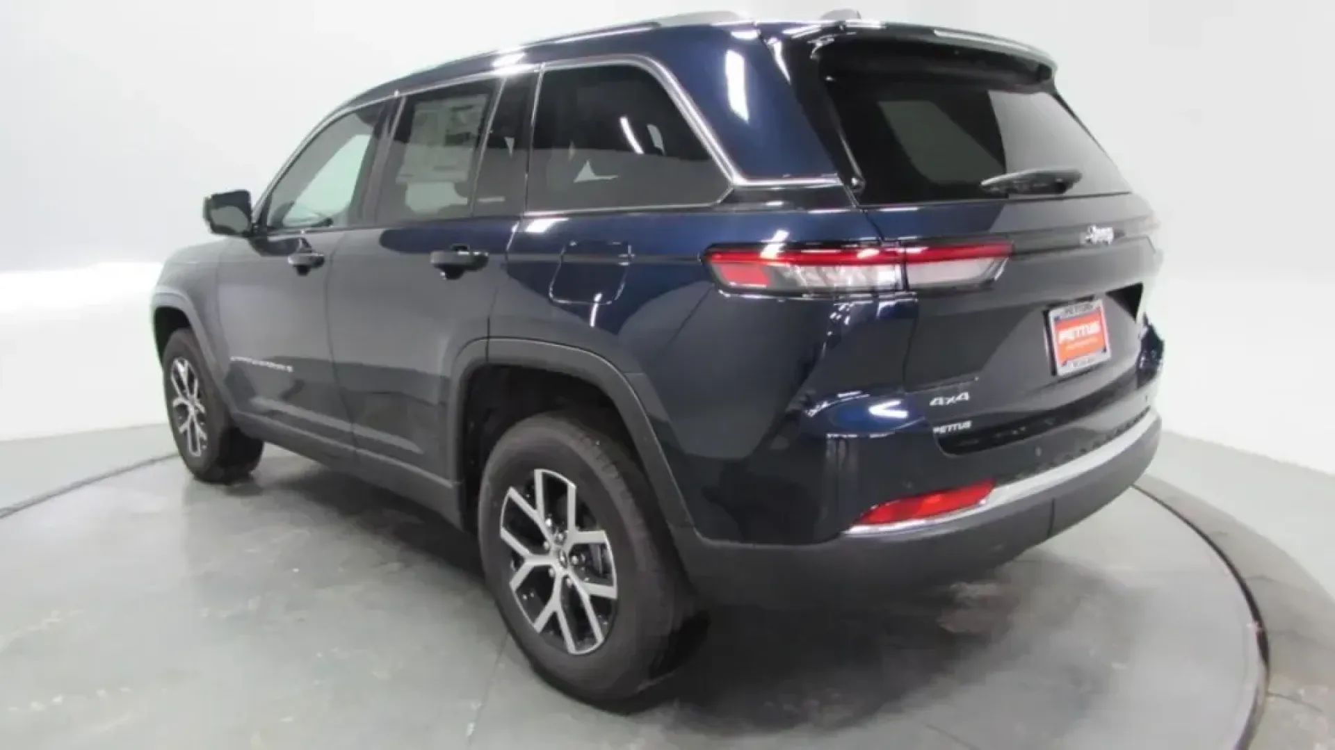 2023 /Global Black Leather Jeep Grand Cherokee Limited (1C4RJHBG1P8) with an Other engine, located at 12830 Highway 21, De Soto, MO, 63020, (636) 337-7777, 38.153099, -90.573624 - **Explore the Great Outdoors with the 2023 Jeep Grand Cherokee Limited Perfect for Adventure Seekers!**<br /> <br /> Are you ready to elevate your outdoor adventures? The 2023 Jeep Grand Cherokee Limited is more than just a vehicle; it's your gateway to exploration and unforgettable journeys. With - Photo#4