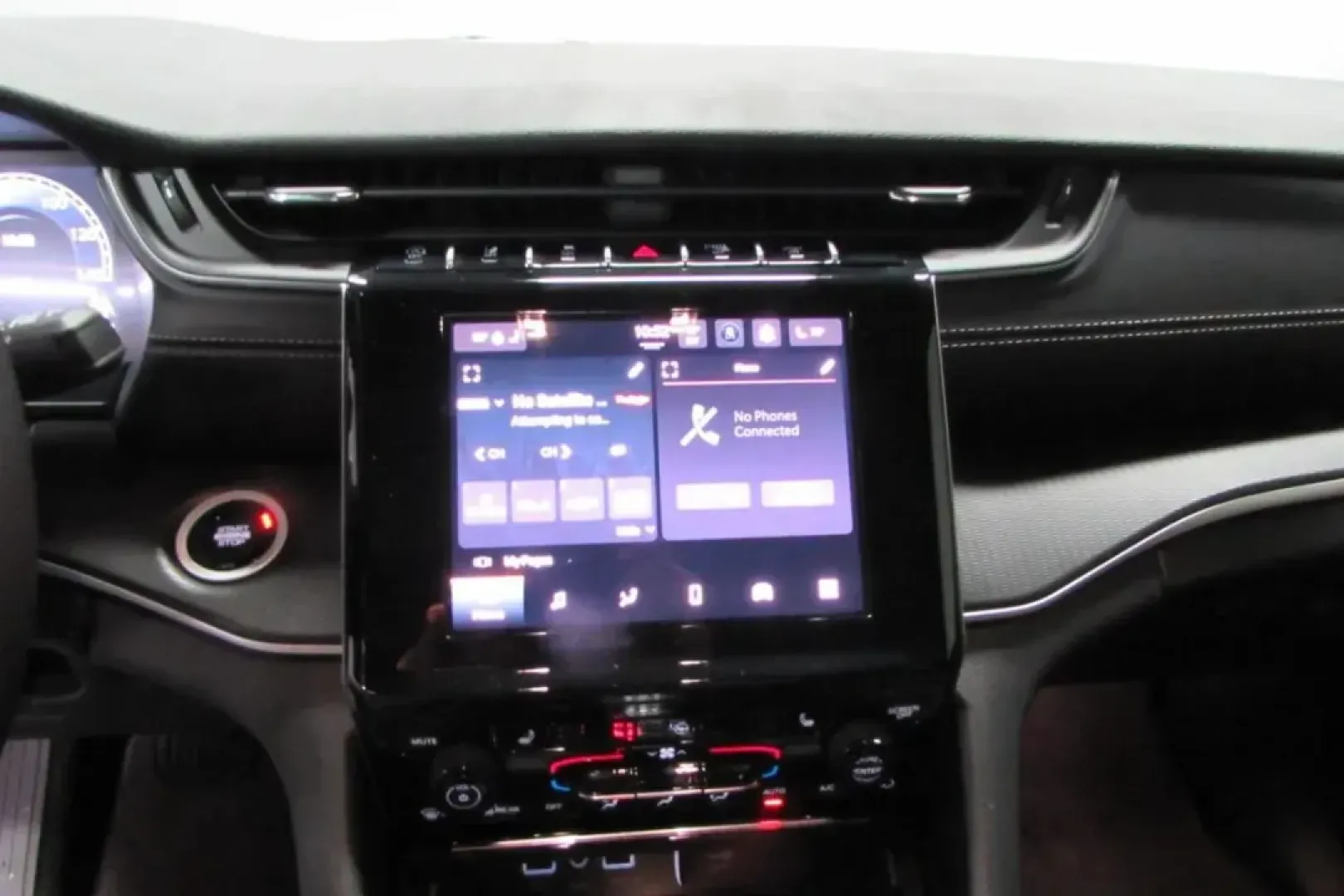 2025 /Global Black Leather Trimmed Jeep Grand Cherokee L Altitude X (1C4RJKAGXS8) with an Other engine, Automatic transmission, located at 12830 Highway 21, De Soto, MO, 63020, (636) 337-7777, 38.153099, -90.573624 - Embrace the open road with the **2025 Jeep Grand Cherokee L Altitude X**, a perfect companion for families, adventurers, and daily commuters alike! Whether you're navigating the bustling streets of De Soto, MO, or heading out for a weekend getaway, this SUV is designed to elevate your lifestyle. Wit - Photo#19