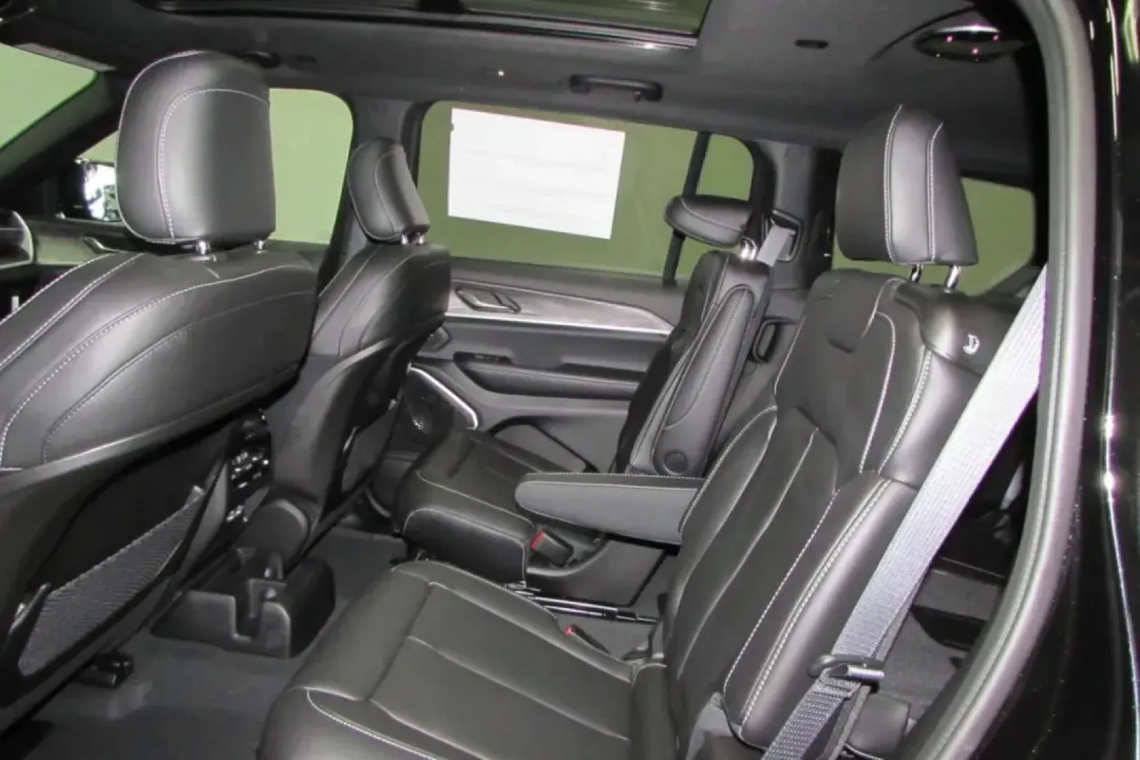 2025 Jeep Grand Cherokee Limited (1C4RJKBG3S8) with an Other engine, located at 12830 Highway 21, De Soto, MO, 63020, (636) 337-7777, 38.153099, -90.573624 - **Elevate Your Adventures with the 2025 Jeep Grand Cherokee L - Perfect for Family Road Trips and Outdoor Escapades!**<br /> <br /> If you're searching for used cars near me that can keep up with your adventurous spirit while providing the comforts your family deserves, look no further than the stun - Photo#25