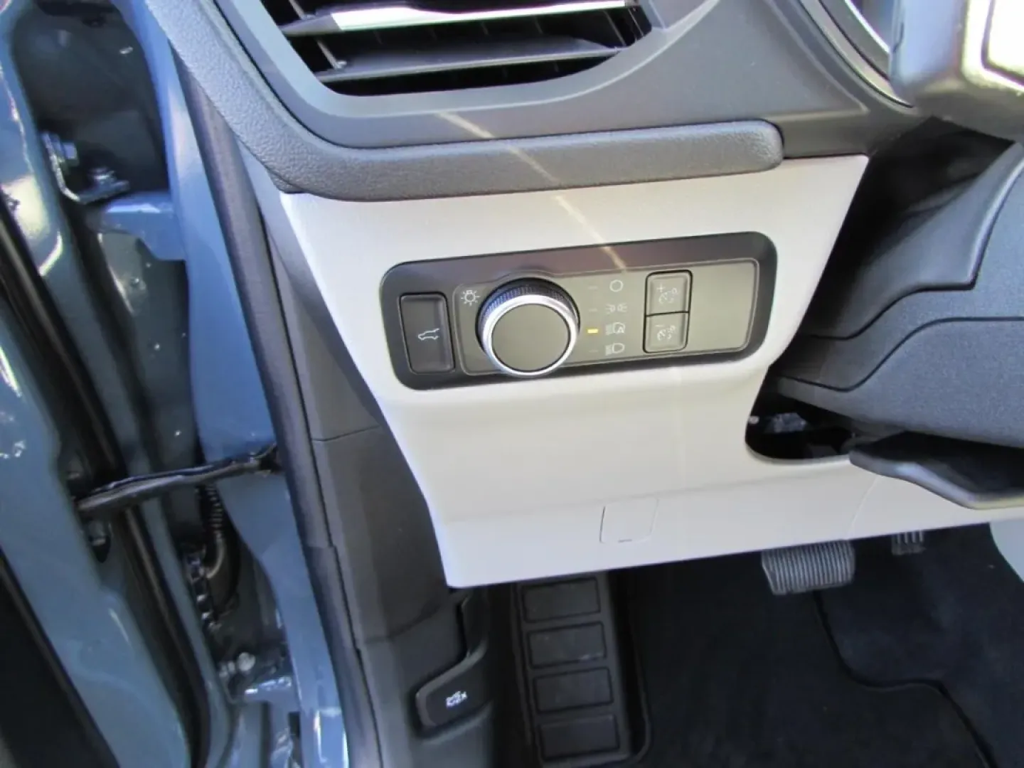 2026 /Gray Ford Escape Active (1FMCU0GN0TU) with an 1.5L engine, 8A transmission, located at 12836 Highway 21, De Soto, MO, 63020, (636) 337-7777, 38.151867, -90.575615 - **Discover Adventure with the 2026 Ford Escape Active - Your Ultimate Companion for Life in De Soto!**<br /> <br /> Are you in search of a versatile vehicle that seamlessly complements your active lifestyle? Look no further than the stunning 2026 Ford Escape Active, now available at Pettus Ford De S - Photo#10