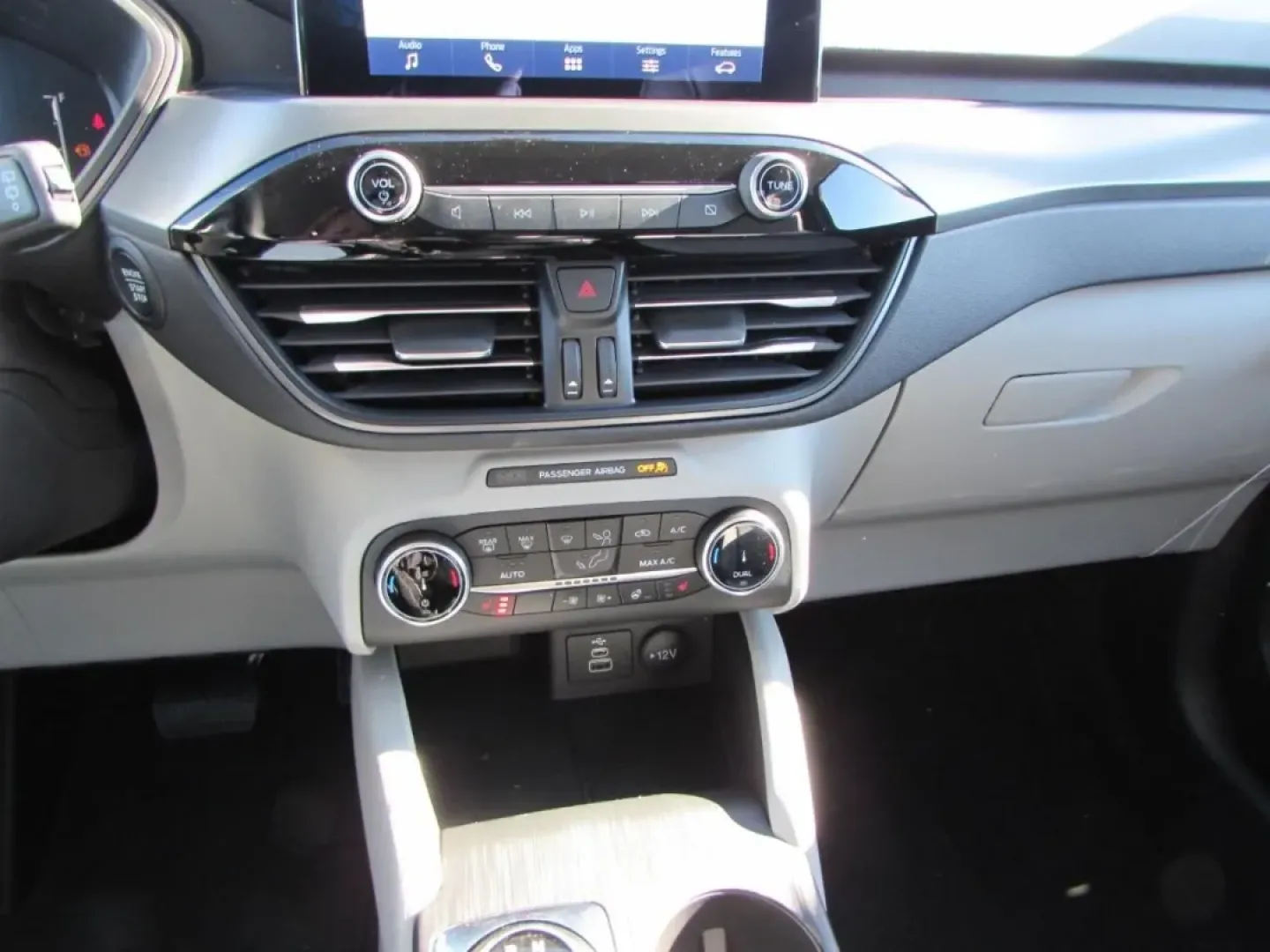 2026 /Gray Ford Escape Active (1FMCU0GN0TU) with an 1.5L engine, 8A transmission, located at 12836 Highway 21, De Soto, MO, 63020, (636) 337-7777, 38.151867, -90.575615 - **Discover Adventure with the 2026 Ford Escape Active - Your Ultimate Companion for Life in De Soto!**<br /> <br /> Are you in search of a versatile vehicle that seamlessly complements your active lifestyle? Look no further than the stunning 2026 Ford Escape Active, now available at Pettus Ford De S - Photo#17