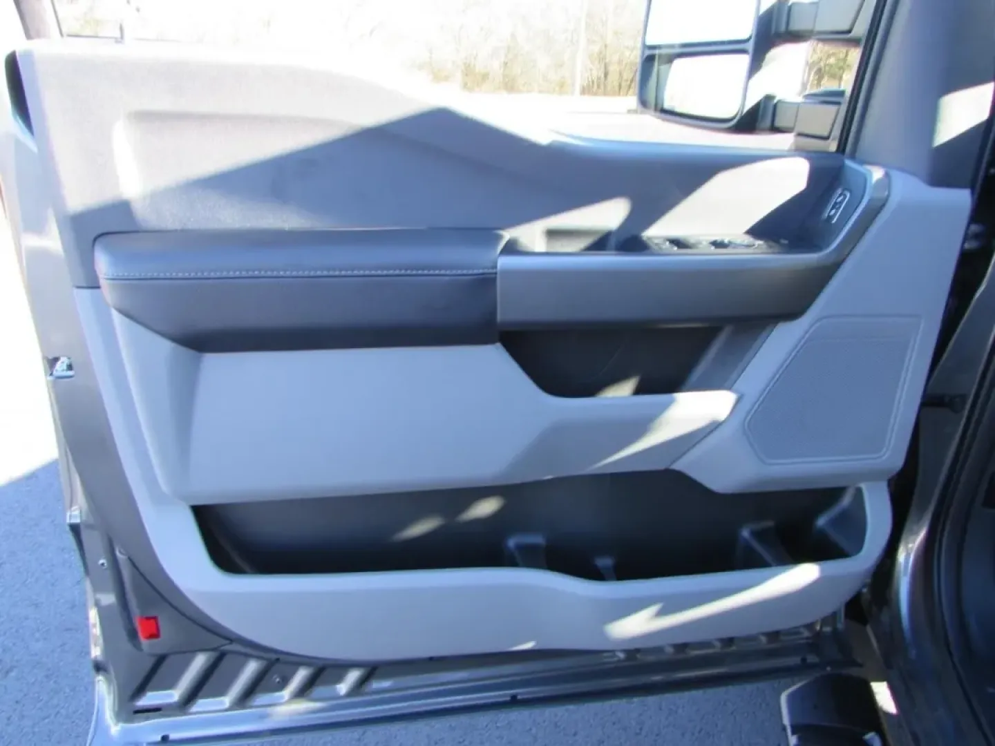 2026 /Medium Dark Slate Ford F-250SD XLT (1FT7X2BN3TE) with an 7.3L engine, located at 12836 Highway 21, De Soto, MO, 63020, (636) 337-7777, 38.151867, -90.575615 - **Unleash Your Adventurous Spirit with the 2026 Ford Super Duty F-250 SRW Perfect for Every Journey!**<br /> <br /> Are you ready to elevate your lifestyle with a truck that seamlessly blends power, capability, and comfort? The 2026 Ford Super Duty F-250 SRW is not just a vehicle; it's the ultimate - Photo#16