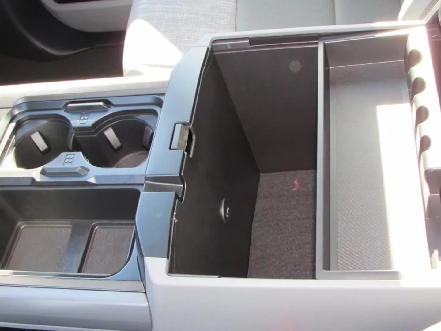 2026 /Medium Dark Slate Ford F-250SD XLT (1FT7X2BN3TE) with an 7.3L engine, located at 12836 Highway 21, De Soto, MO, 63020, (636) 337-7777, 38.151867, -90.575615 - **Unleash Your Adventurous Spirit with the 2026 Ford Super Duty F-250 SRW Perfect for Every Journey!**<br /> <br /> Are you ready to elevate your lifestyle with a truck that seamlessly blends power, capability, and comfort? The 2026 Ford Super Duty F-250 SRW is not just a vehicle; it's the ultimate - Photo#27