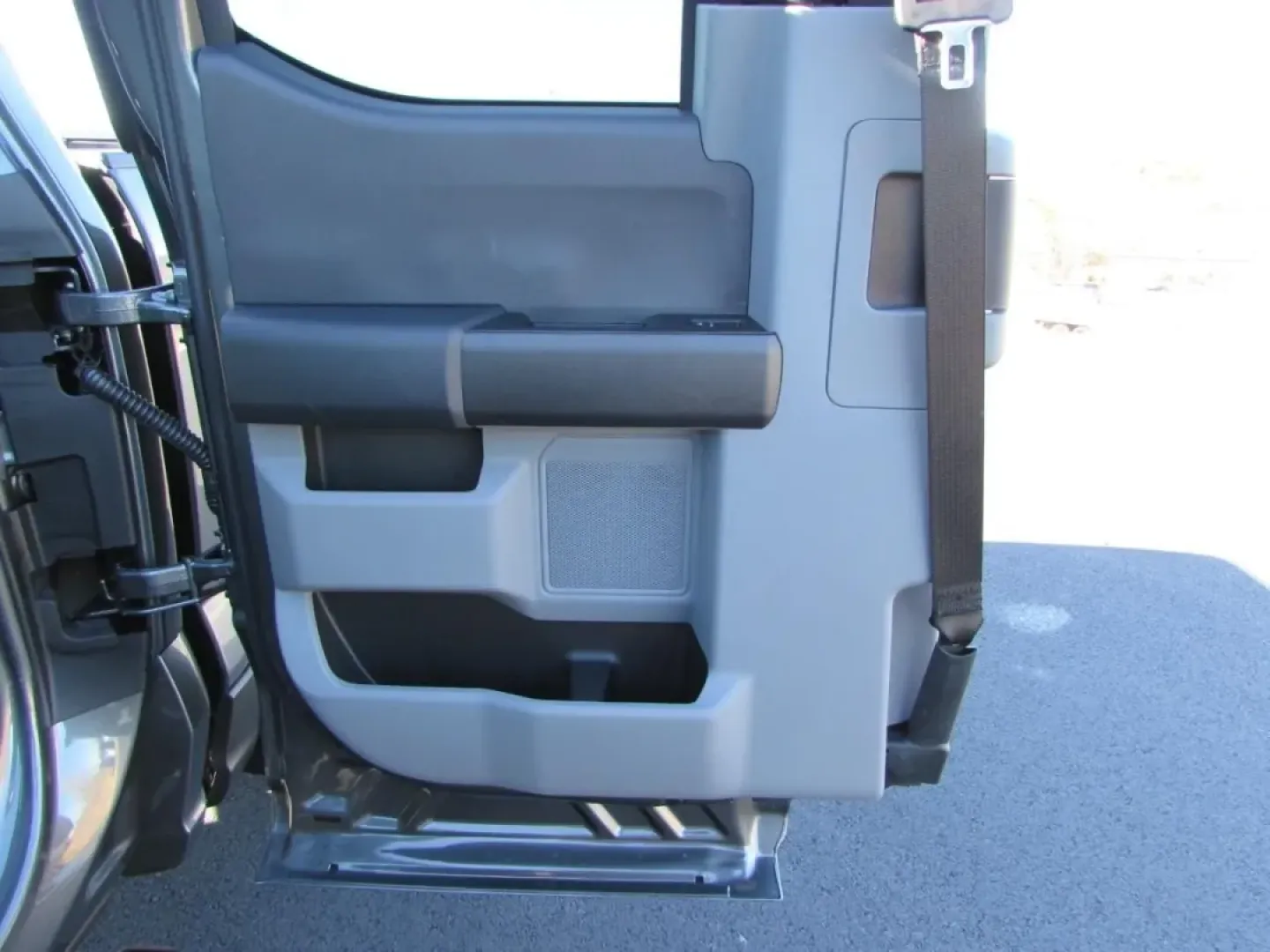 2026 /Medium Dark Slate Ford F-250SD XLT (1FT7X2BN3TE) with an 7.3L engine, located at 12836 Highway 21, De Soto, MO, 63020, (636) 337-7777, 38.151867, -90.575615 - **Unleash Your Adventurous Spirit with the 2026 Ford Super Duty F-250 SRW Perfect for Every Journey!**<br /> <br /> Are you ready to elevate your lifestyle with a truck that seamlessly blends power, capability, and comfort? The 2026 Ford Super Duty F-250 SRW is not just a vehicle; it's the ultimate - Photo#28