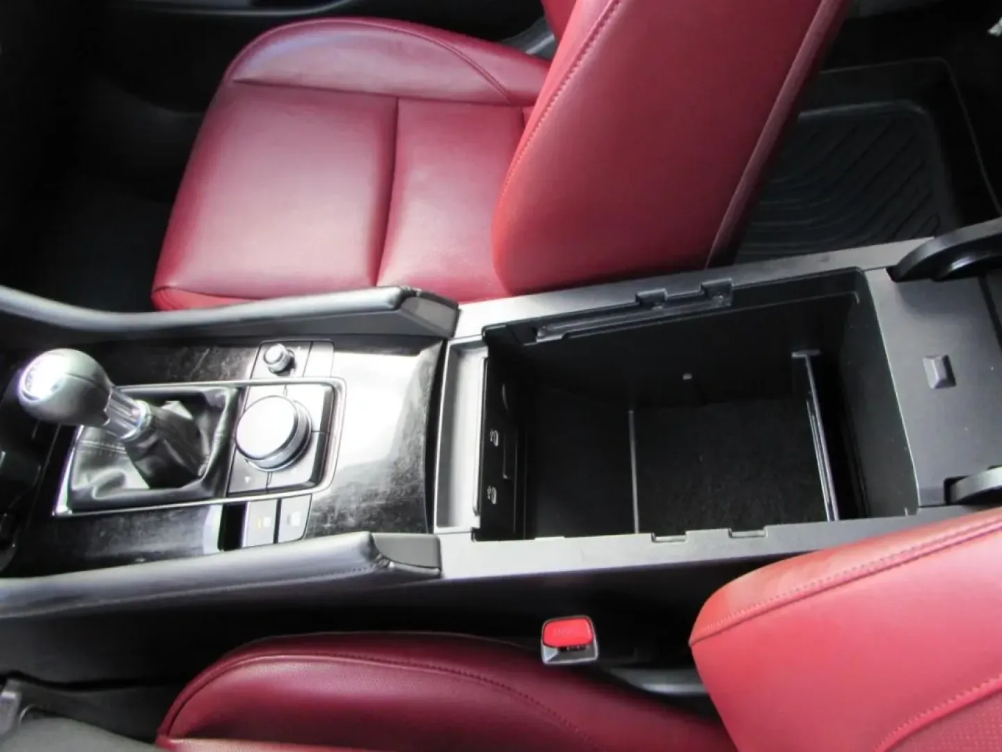 2025 /Red Mazda Mazda3 2.5 S Premium Package (JM1BPAMMXS1) with an 2.5L L4 DOHC 16V engine, 6A transmission, located at 12836 Highway 21, De Soto, MO, 63020, (636) 337-7777, 38.151867, -90.575615 - **Elevate Your Daily Commute with the 2025 Mazda3 Hatchback! Perfect for Budget-Conscious Buyers in De Soto, MO**<br /> <br /> Are you ready to transform your everyday drives into enjoyable journeys? The 2025 Mazda3 Hatchback is not just a car; it's a lifestyle upgrade, ideal for those seeking a sty - Photo#21