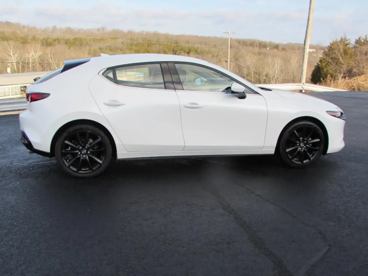 2025 /Red Mazda Mazda3 2.5 S Premium Package (JM1BPAMMXS1) with an 2.5L L4 DOHC 16V engine, 6A transmission, located at 12836 Highway 21, De Soto, MO, 63020, (636) 337-7777, 38.151867, -90.575615 - **Elevate Your Daily Commute with the 2025 Mazda3 Hatchback! Perfect for Budget-Conscious Buyers in De Soto, MO**<br /> <br /> Are you ready to transform your everyday drives into enjoyable journeys? The 2025 Mazda3 Hatchback is not just a car; it's a lifestyle upgrade, ideal for those seeking a sty - Photo#7