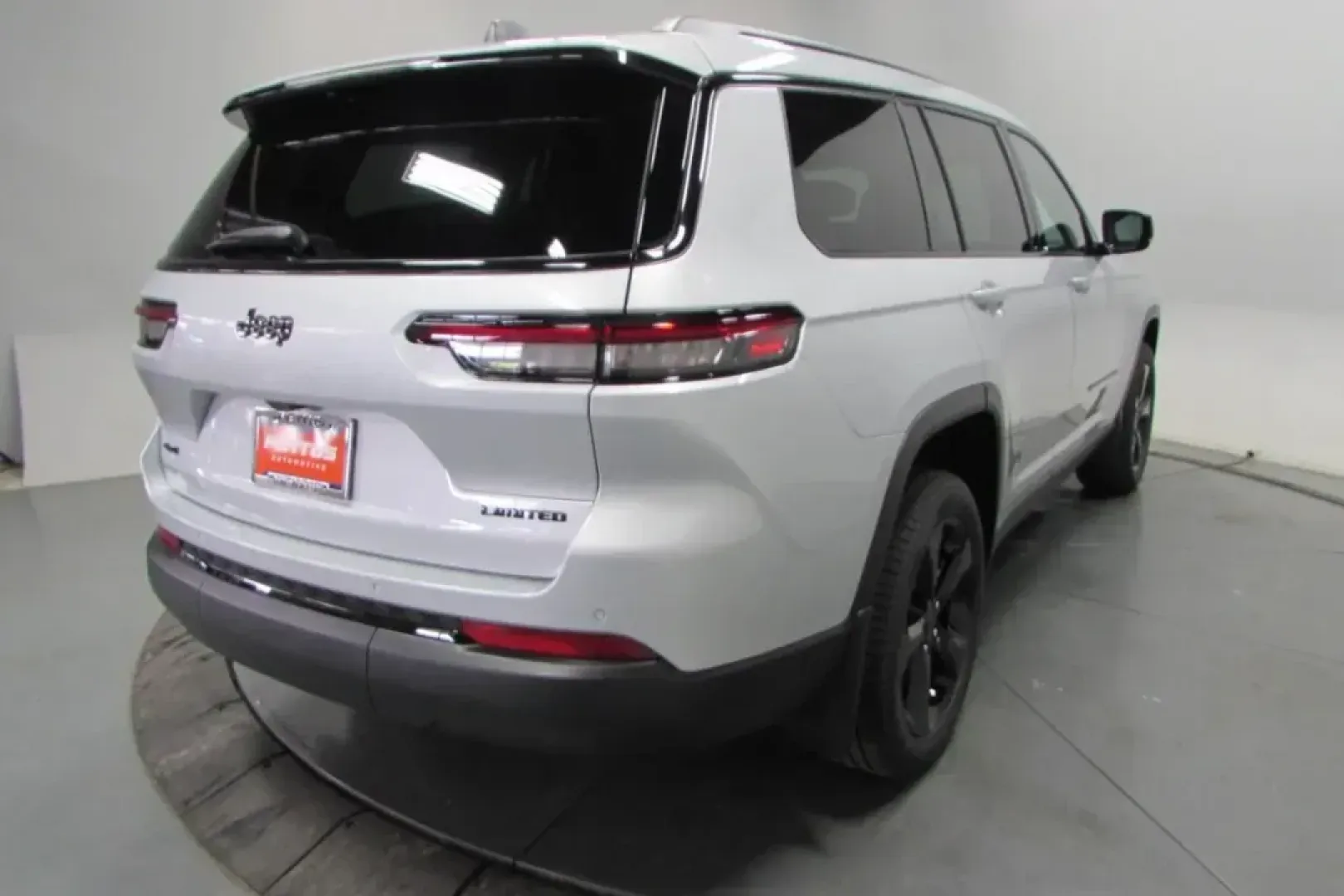 2025 /Global Black Leather Jeep Grand Cherokee Limited (1C4RJKBG9S8) with an Other engine, located at 12830 Highway 21, De Soto, MO, 63020, (636) 337-7777, 38.153099, -90.573624 - Embrace adventure and elevate your lifestyle with the stunning 2025 Jeep Grand Cherokee L Limited available at Pettus CDJR DeSoto! This impressive SUV is designed for those who seek both luxury and utility, making it the perfect choice for growing families, outdoor enthusiasts, and anyone in need of - Photo#6