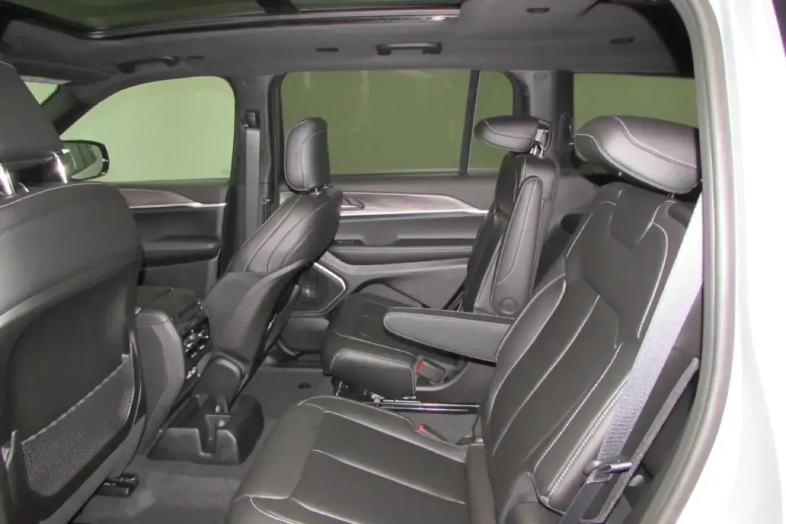 2025 /Global Black Leather Jeep Grand Cherokee Limited (1C4RJKBG9S8) with an Other engine, located at 12830 Highway 21, De Soto, MO, 63020, (636) 337-7777, 38.153099, -90.573624 - Embrace adventure and elevate your lifestyle with the stunning 2025 Jeep Grand Cherokee L Limited available at Pettus CDJR DeSoto! This impressive SUV is designed for those who seek both luxury and utility, making it the perfect choice for growing families, outdoor enthusiasts, and anyone in need of - Photo#25
