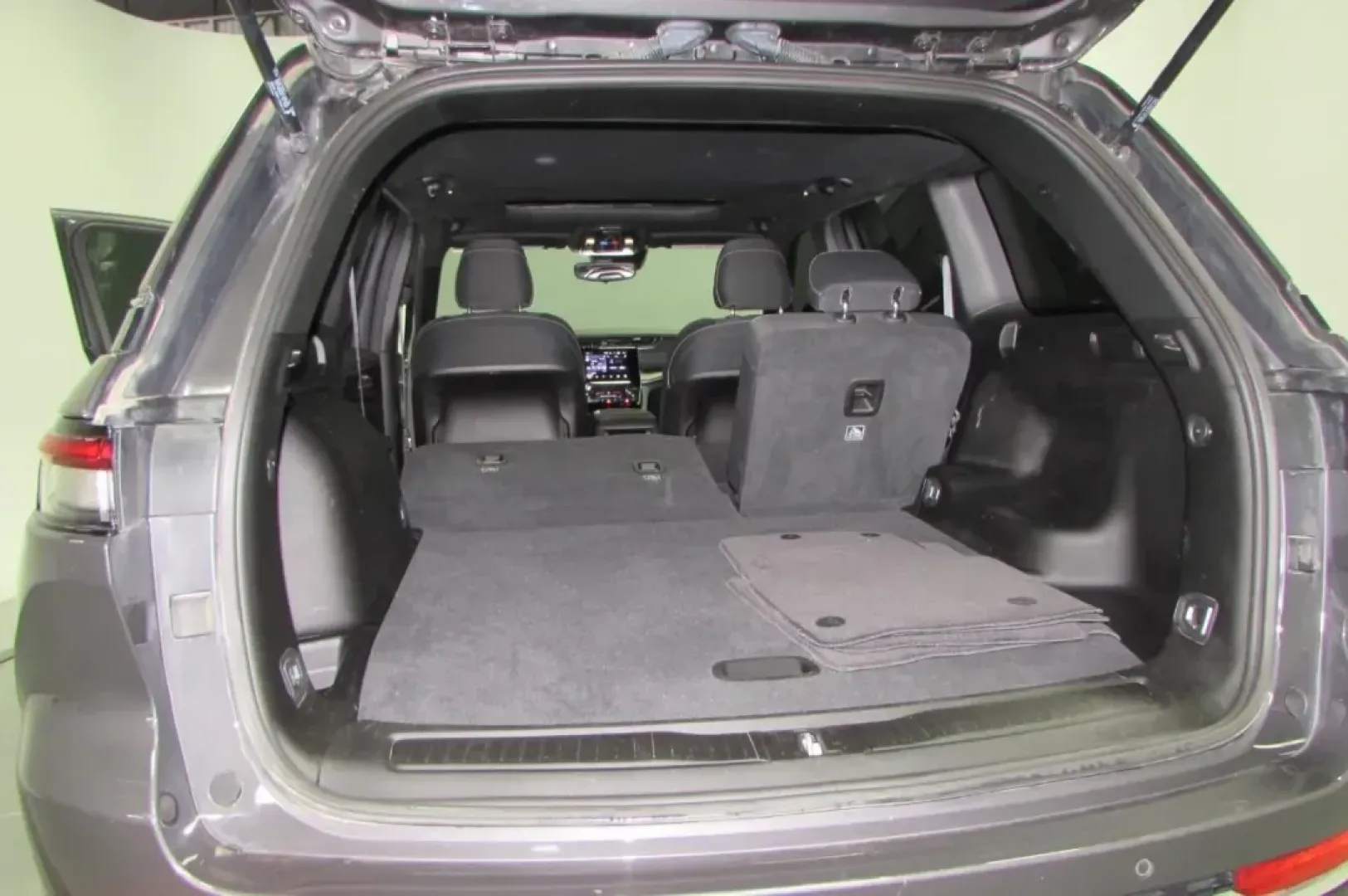 2024 /Global Black Cloth Jeep Grand Cherokee Laredo (1C4RJHAGXRC) with an Other engine, located at 12836 Highway 21, De Soto, MO, 63020, (636) 337-7777, 38.151867, -90.575615 - **Explore New Horizons with the 2024 Jeep Grand Cherokee Laredo at Pettus Ford De Soto!**<br /> <br /> Are you ready to elevate your driving experience and embark on unforgettable adventures? The 2024 Jeep Grand Cherokee Laredo is the perfect SUV for those seeking a blend of luxury and rugged capabi - Photo#28