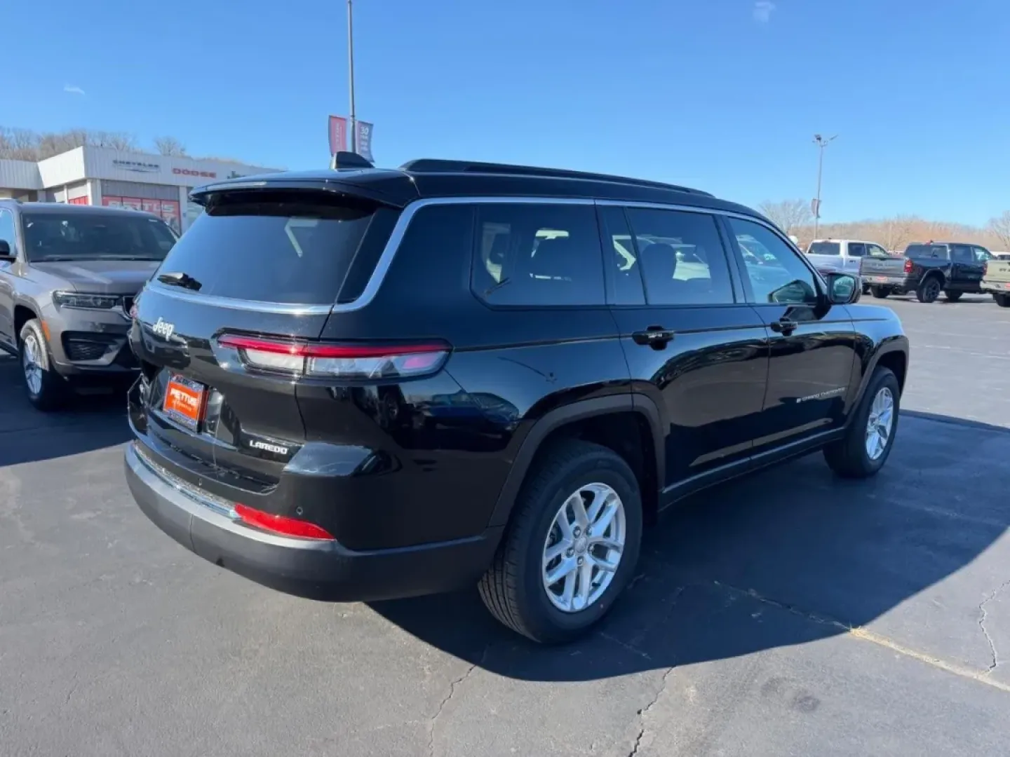 2025 /Global Black Cloth Jeep Grand Cherokee Laredo (1C4RJKAG2S8) with an 3.6L V6 24V VVT UPG I engine, Automatic transmission, located at 970 Woodlawn Dr., Farmington, MO, 63640, (573) 431-7800, 37.825642, -90.468674 - ### Embrace Adventure with the 2025 Jeep Grand Cherokee<br /> <br /> If you're seeking a vehicle that embodies versatility and adventure, look no further than the 2025 Jeep Grand Cherokee, now available at Pettus CDJR Farmington. This SUV is designed for those who crave exploration while prioritizin - Photo#2
