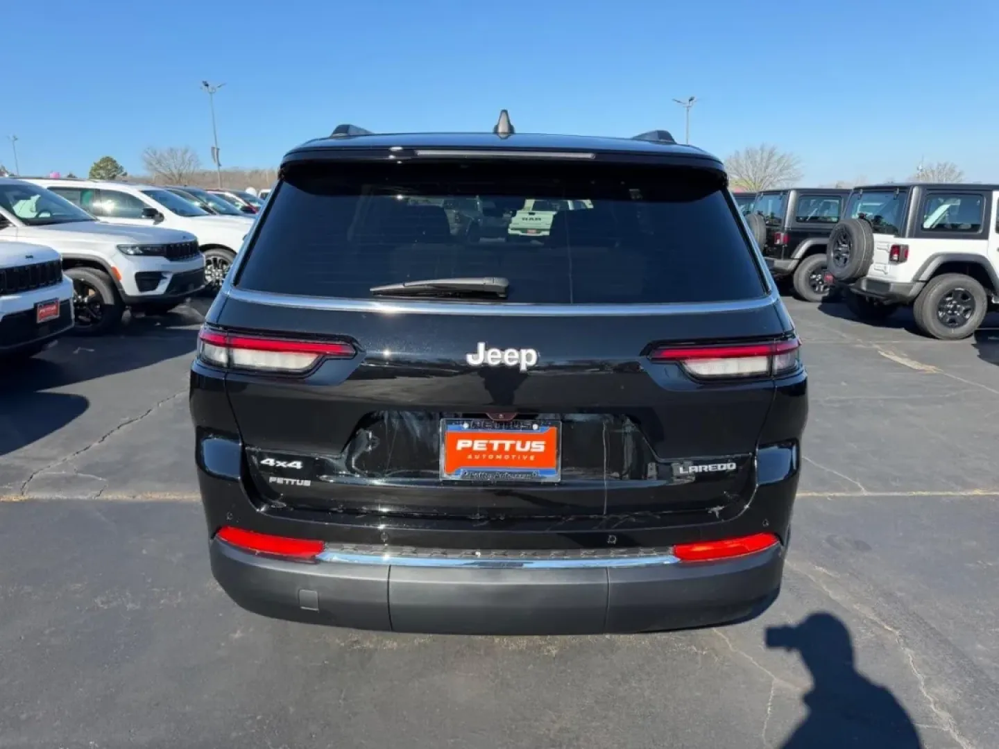 2025 /Global Black Cloth Jeep Grand Cherokee Laredo (1C4RJKAG2S8) with an 3.6L V6 24V VVT UPG I engine, Automatic transmission, located at 970 Woodlawn Dr., Farmington, MO, 63640, (573) 431-7800, 37.825642, -90.468674 - ### Embrace Adventure with the 2025 Jeep Grand Cherokee<br /> <br /> If you're seeking a vehicle that embodies versatility and adventure, look no further than the 2025 Jeep Grand Cherokee, now available at Pettus CDJR Farmington. This SUV is designed for those who crave exploration while prioritizin - Photo#3