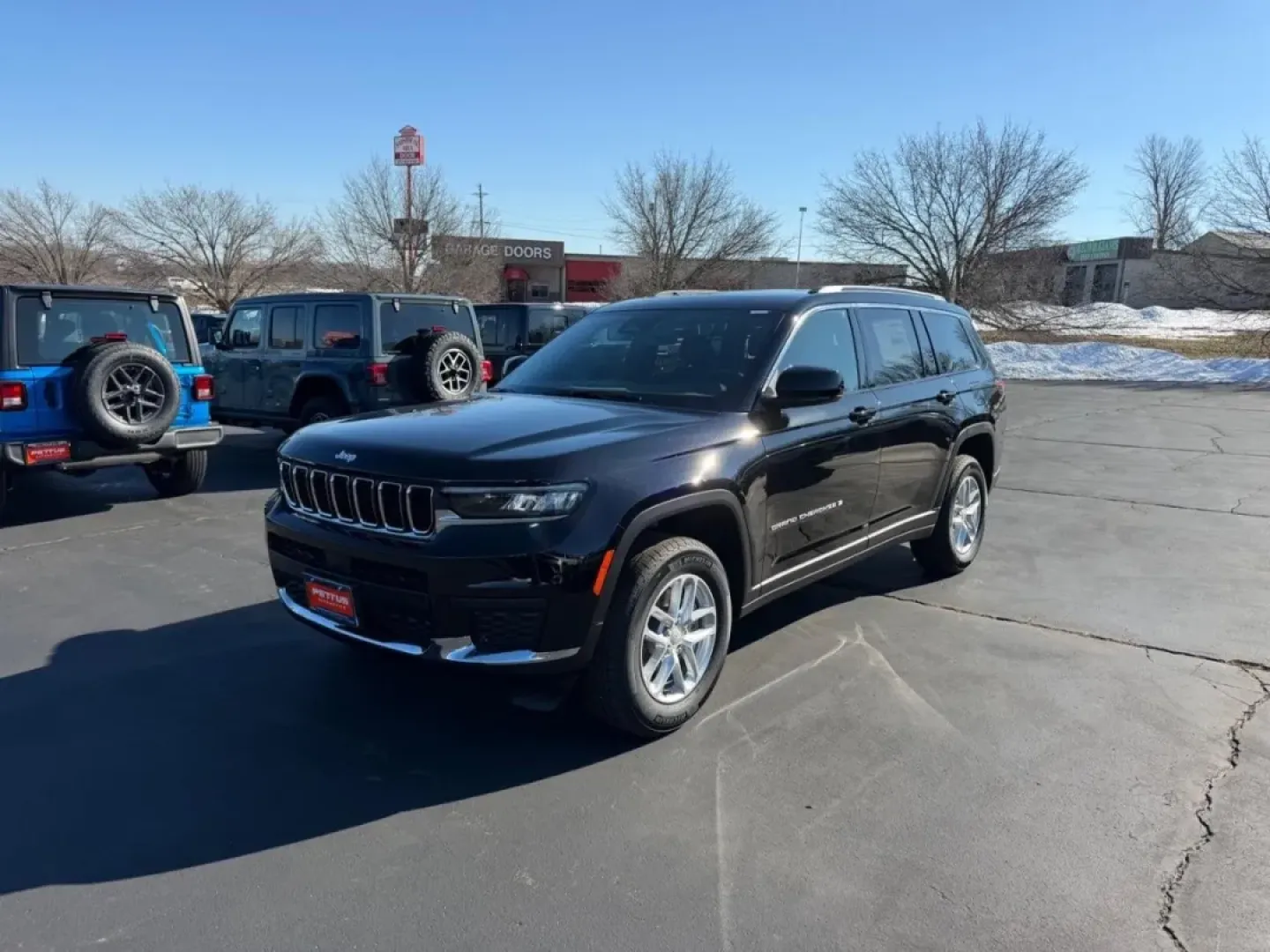2025 /Global Black Cloth Jeep Grand Cherokee Laredo (1C4RJKAG2S8) with an 3.6L V6 24V VVT UPG I engine, Automatic transmission, located at 970 Woodlawn Dr., Farmington, MO, 63640, (573) 431-7800, 37.825642, -90.468674 - ### Embrace Adventure with the 2025 Jeep Grand Cherokee<br /> <br /> If you're seeking a vehicle that embodies versatility and adventure, look no further than the 2025 Jeep Grand Cherokee, now available at Pettus CDJR Farmington. This SUV is designed for those who crave exploration while prioritizin - Photo#6