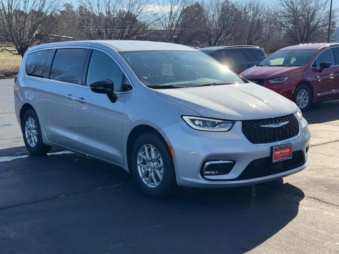 photo of 2026 Chrysler Pacifica Select