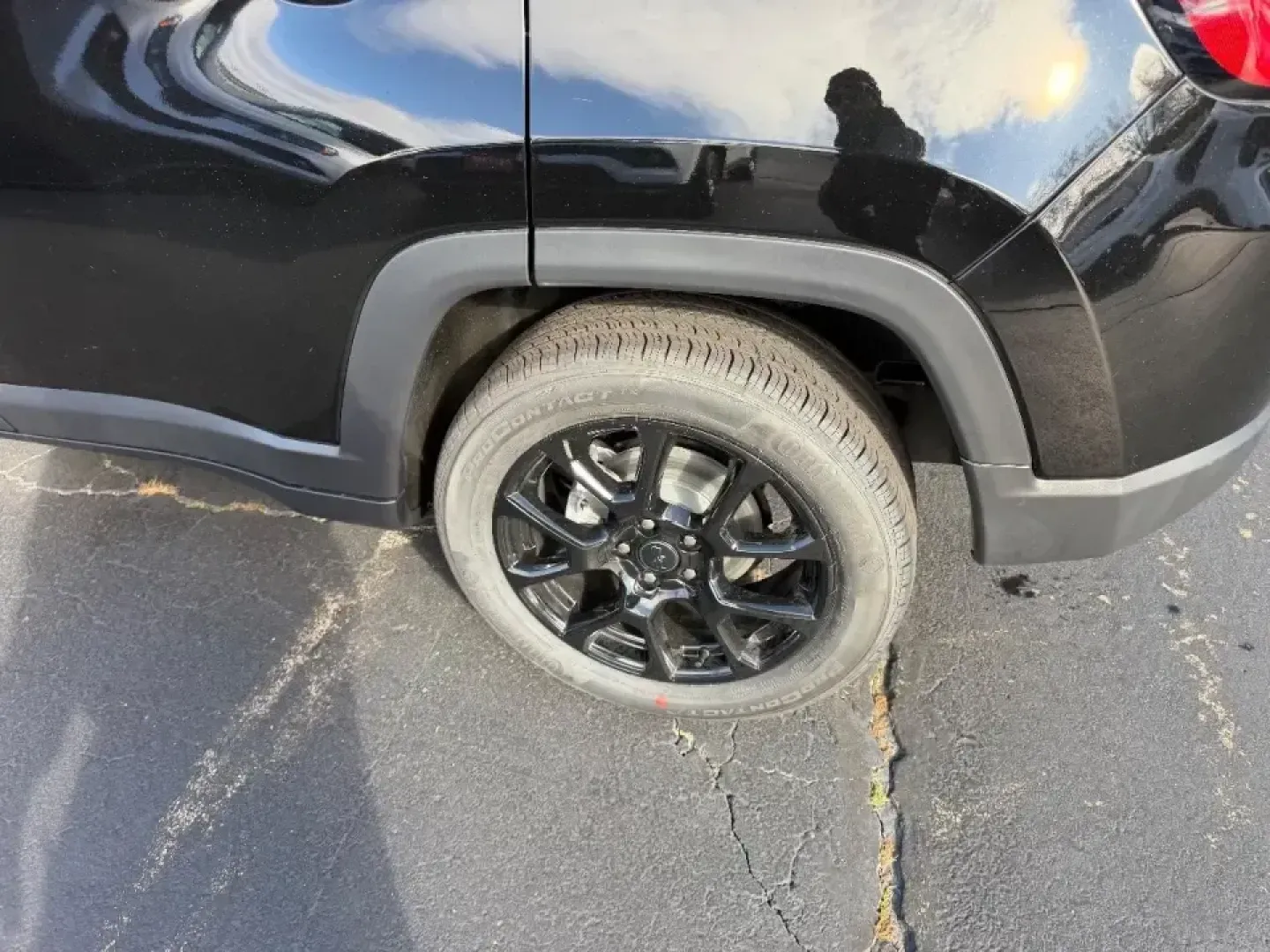 2026 /Black Leather Trimmed Jeep Compass Latitude (3C4NJDBN1TT) with an 2.0L engine, located at 970 Woodlawn Dr., Farmington, MO, 63640, (573) 431-7800, 37.825642, -90.468674 - **Explore the Open Road in the 2026 Jeep Compass: Your Next Adventure Awaits!**<br /> <br /> Looking for a versatile vehicle that can handle both your daily commute and weekend excursions? Look no further than the striking 2026 Jeep Compass, now available at Pettus CDJR Farmington. This exceptional - Photo#6