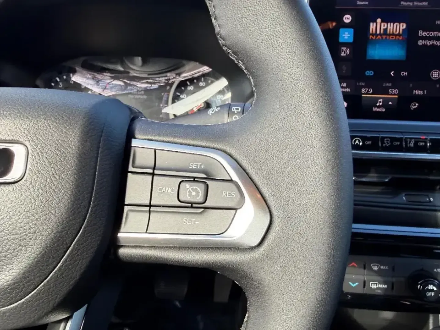 2026 /Black Leather Trimmed Jeep Compass Latitude (3C4NJDBN1TT) with an 2.0L engine, located at 970 Woodlawn Dr., Farmington, MO, 63640, (573) 431-7800, 37.825642, -90.468674 - **Explore the Open Road in the 2026 Jeep Compass: Your Next Adventure Awaits!**<br /> <br /> Looking for a versatile vehicle that can handle both your daily commute and weekend excursions? Look no further than the striking 2026 Jeep Compass, now available at Pettus CDJR Farmington. This exceptional - Photo#14
