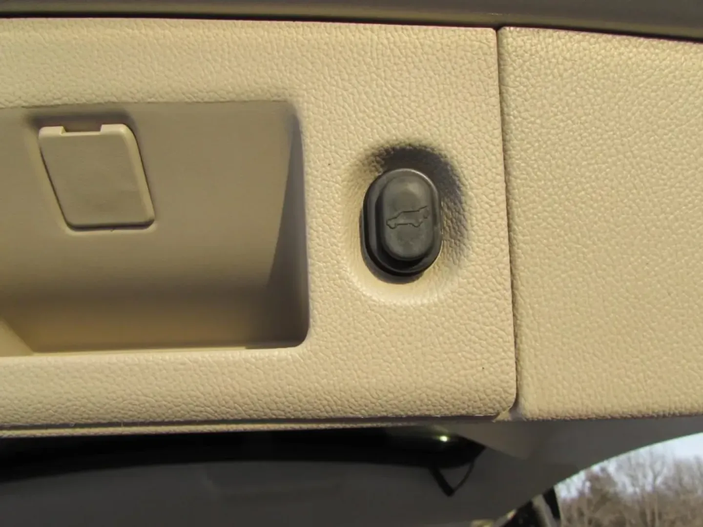 2015 /Cocoa/Shale GMC Yukon Denali (1GKS2JKJ8FR) with an 6.2L V8 OHV 16V engine, Automatic transmission, located at 12830 Highway 21, De Soto, MO, 63020, (636) 337-7777, 38.153099, -90.573624 - Experience the freedom and versatility that comes with owning a 2015 GMC Yukon XL Denali, perfect for those who need a reliable companion for family adventures, long commutes, or weekend getaways. At Pettus CDJR DeSoto, located conveniently at 12830 Highway 21 in De Soto, MO, we are your go-to used - Photo#31