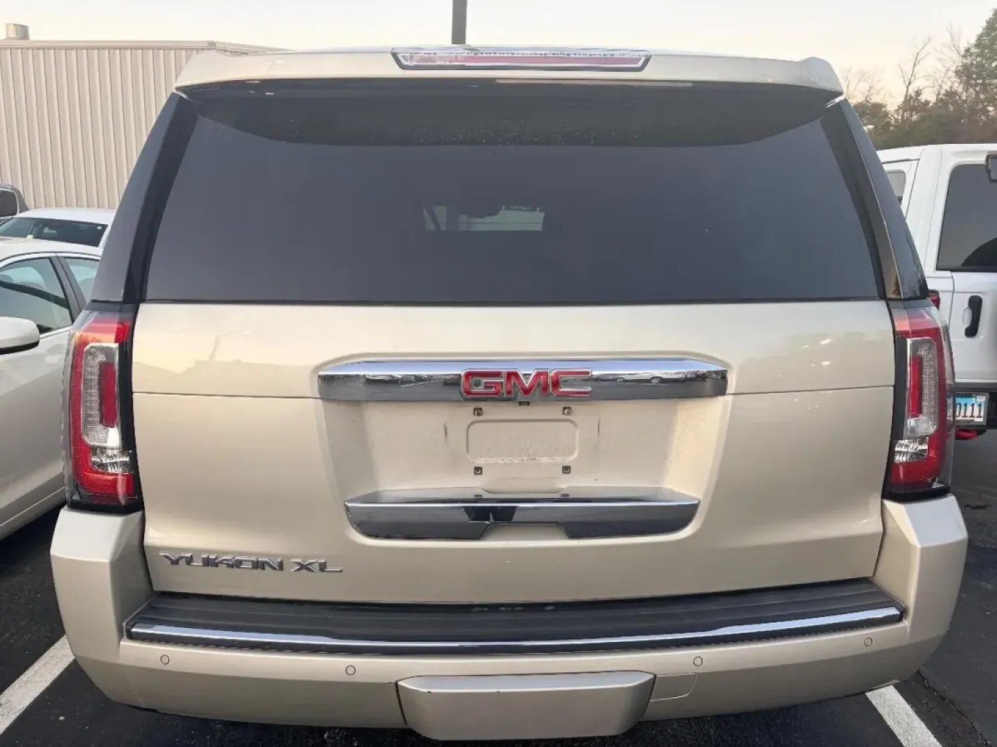 2015 /Cocoa/Shale GMC Yukon Denali (1GKS2JKJ8FR) with an 6.2L V8 OHV 16V engine, Automatic transmission, located at 12830 Highway 21, De Soto, MO, 63020, (636) 337-7777, 38.153099, -90.573624 - Experience the freedom and versatility that comes with owning a 2015 GMC Yukon XL Denali, perfect for those who need a reliable companion for family adventures, long commutes, or weekend getaways. At Pettus CDJR DeSoto, located conveniently at 12830 Highway 21 in De Soto, MO, we are your go-to used - Photo#41