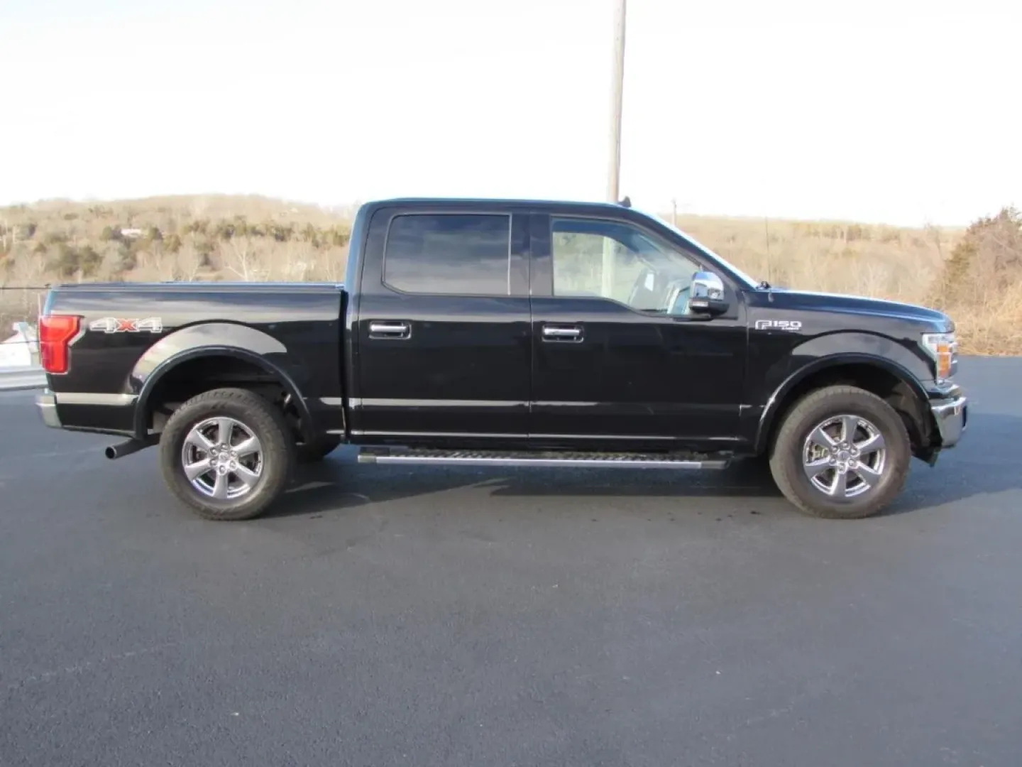 2019 /Black Ford F-150 Lariat (1FTEW1E40KK) with an 3.5L V6 TURBO engine, 6A transmission, located at 12836 Highway 21, De Soto, MO, 63020, (636) 337-7777, 38.151867, -90.575615 - **Unleash Your Adventures with the 2019 Ford F-150 at Pettus Ford De Soto!** <br /> <br /> Are you ready to elevate your lifestyle with a vehicle that perfectly blends capability and comfort? Look no further than this rugged 2019 Ford F-150, available now at Pettus Ford De Soto. Whether you're haul - Photo#7