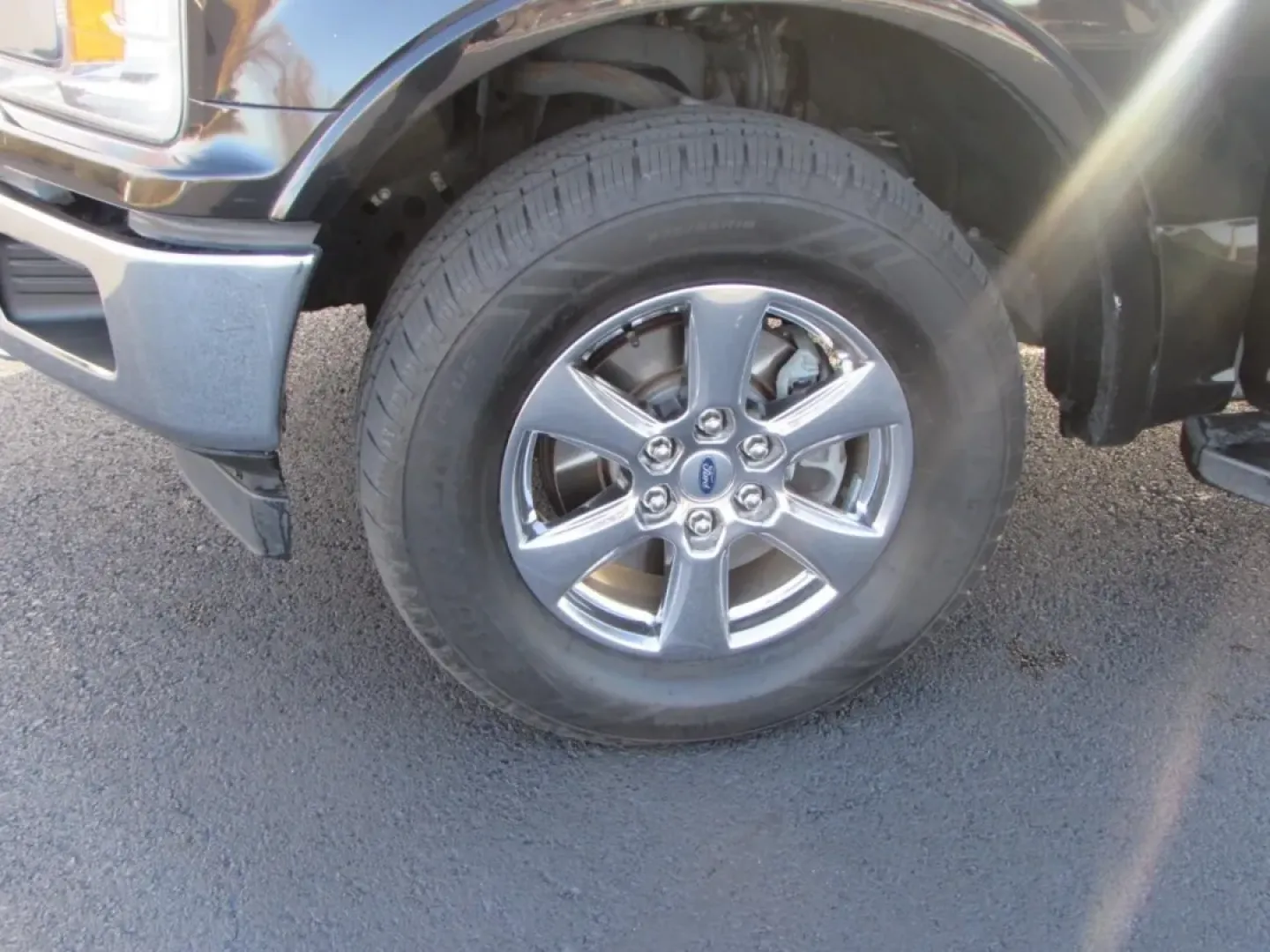 2019 /Black Ford F-150 Lariat (1FTEW1E40KK) with an 3.5L V6 TURBO engine, 6A transmission, located at 12836 Highway 21, De Soto, MO, 63020, (636) 337-7777, 38.151867, -90.575615 - **Unleash Your Adventures with the 2019 Ford F-150 at Pettus Ford De Soto!** <br /> <br /> Are you ready to elevate your lifestyle with a vehicle that perfectly blends capability and comfort? Look no further than this rugged 2019 Ford F-150, available now at Pettus Ford De Soto. Whether you're haul - Photo#9