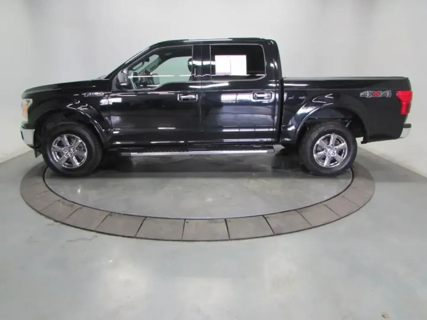 2019 /Black Ford F-150 Lariat (1FTEW1E40KK) with an 3.5L V6 TURBO engine, 6A transmission, located at 12836 Highway 21, De Soto, MO, 63020, (636) 337-7777, 38.151867, -90.575615 - **Unleash Your Adventures with the 2019 Ford F-150 at Pettus Ford De Soto!** <br /> <br /> Are you ready to elevate your lifestyle with a vehicle that perfectly blends capability and comfort? Look no further than this rugged 2019 Ford F-150, available now at Pettus Ford De Soto. Whether you're haul - Photo#3
