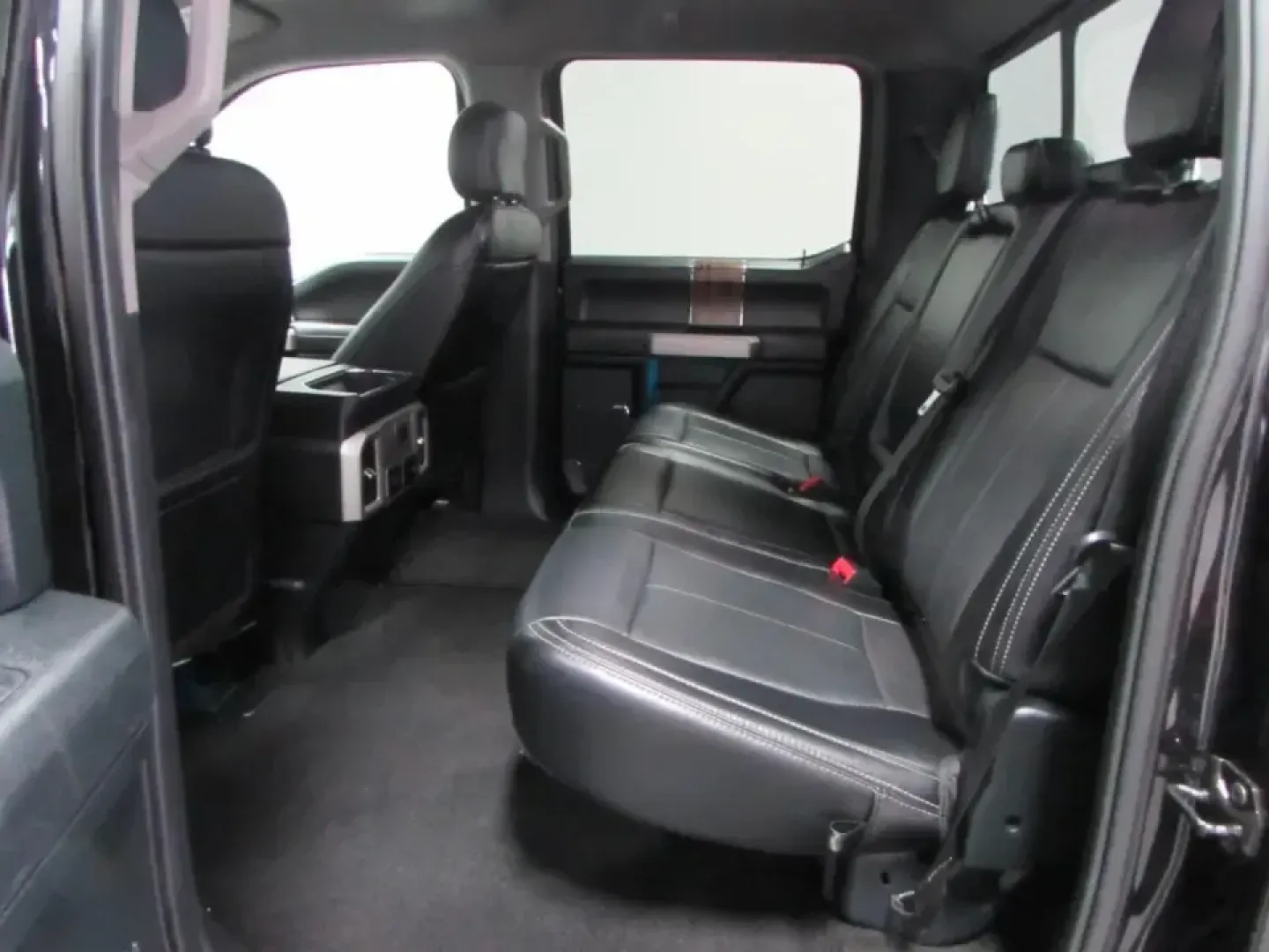 2019 /Black Ford F-150 Lariat (1FTEW1E40KK) with an 3.5L V6 TURBO engine, 6A transmission, located at 12836 Highway 21, De Soto, MO, 63020, (636) 337-7777, 38.151867, -90.575615 - **Unleash Your Adventures with the 2019 Ford F-150 at Pettus Ford De Soto!** <br /> <br /> Are you ready to elevate your lifestyle with a vehicle that perfectly blends capability and comfort? Look no further than this rugged 2019 Ford F-150, available now at Pettus Ford De Soto. Whether you're haul - Photo#14