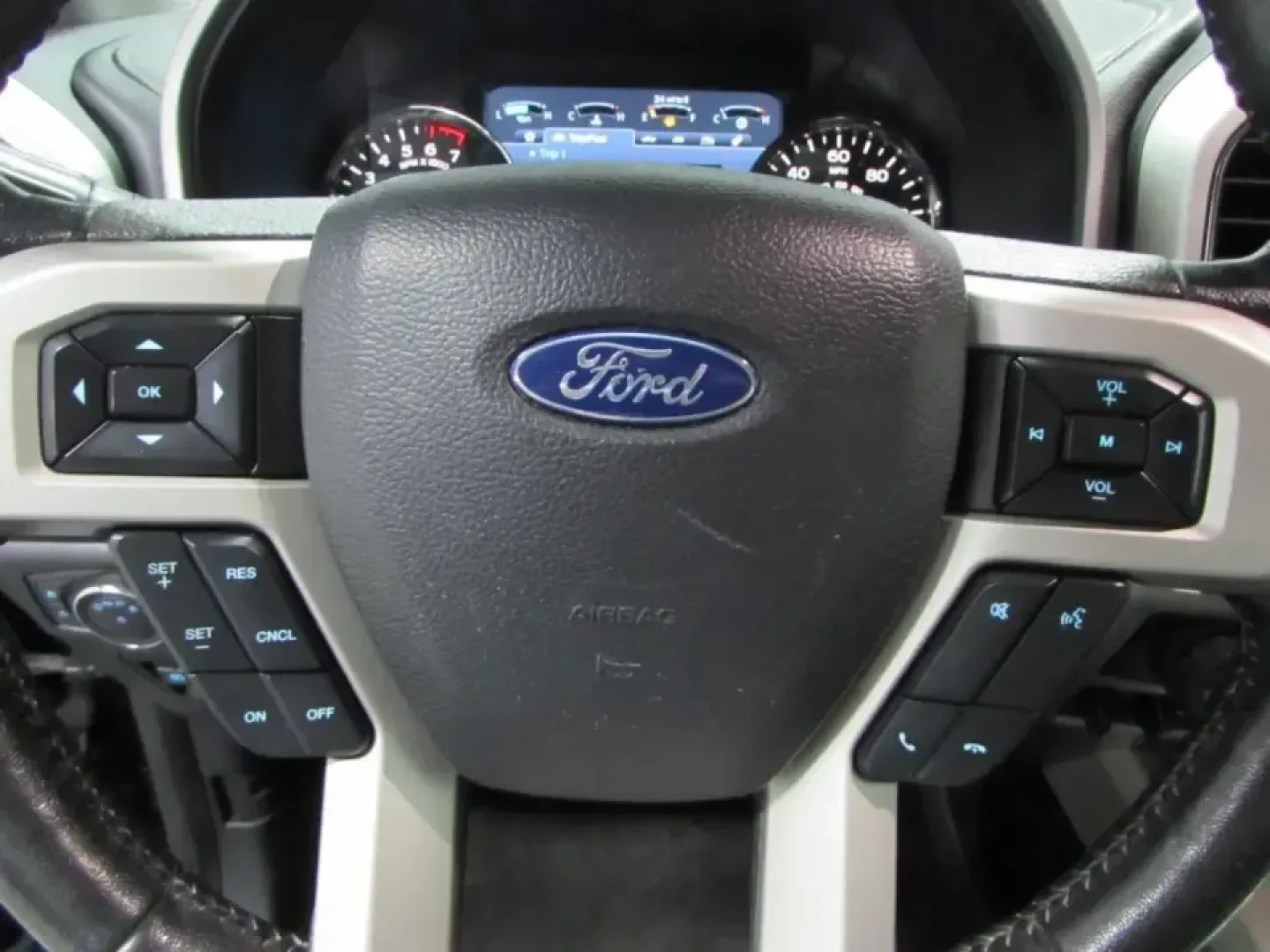 2019 /Black Ford F-150 Lariat (1FTEW1E40KK) with an 3.5L V6 TURBO engine, 6A transmission, located at 12836 Highway 21, De Soto, MO, 63020, (636) 337-7777, 38.151867, -90.575615 - **Unleash Your Adventures with the 2019 Ford F-150 at Pettus Ford De Soto!** <br /> <br /> Are you ready to elevate your lifestyle with a vehicle that perfectly blends capability and comfort? Look no further than this rugged 2019 Ford F-150, available now at Pettus Ford De Soto. Whether you're haul - Photo#23