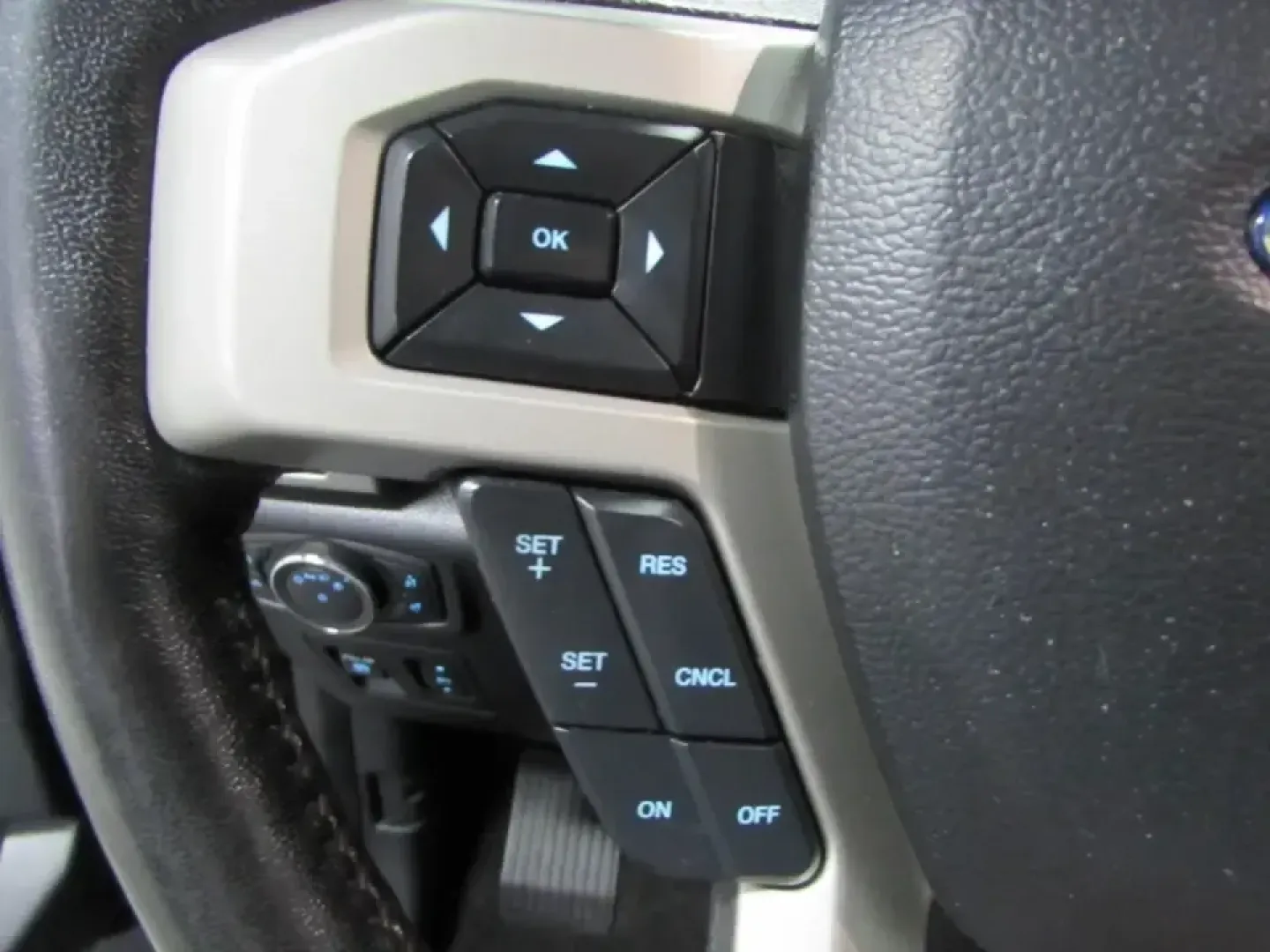 2019 /Black Ford F-150 Lariat (1FTEW1E40KK) with an 3.5L V6 TURBO engine, 6A transmission, located at 12836 Highway 21, De Soto, MO, 63020, (636) 337-7777, 38.151867, -90.575615 - **Unleash Your Adventures with the 2019 Ford F-150 at Pettus Ford De Soto!** <br /> <br /> Are you ready to elevate your lifestyle with a vehicle that perfectly blends capability and comfort? Look no further than this rugged 2019 Ford F-150, available now at Pettus Ford De Soto. Whether you're haul - Photo#24