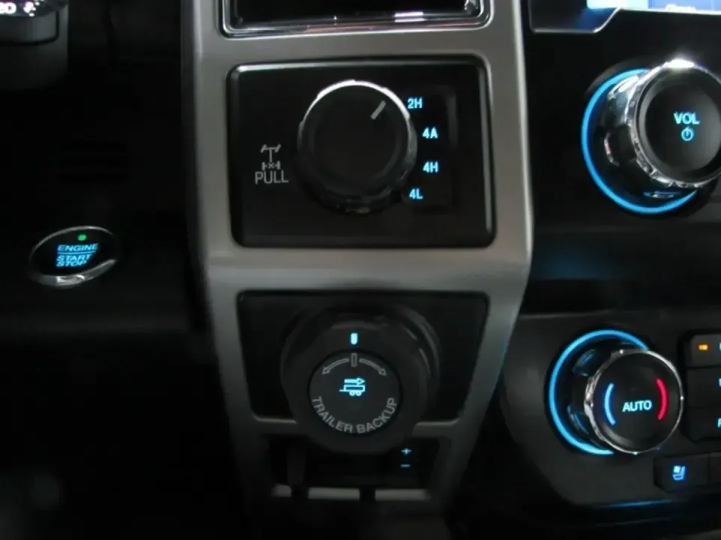 2019 /Black Ford F-150 Lariat (1FTEW1E40KK) with an 3.5L V6 TURBO engine, 6A transmission, located at 12836 Highway 21, De Soto, MO, 63020, (636) 337-7777, 38.151867, -90.575615 - **Unleash Your Adventures with the 2019 Ford F-150 at Pettus Ford De Soto!** <br /> <br /> Are you ready to elevate your lifestyle with a vehicle that perfectly blends capability and comfort? Look no further than this rugged 2019 Ford F-150, available now at Pettus Ford De Soto. Whether you're haul - Photo#31