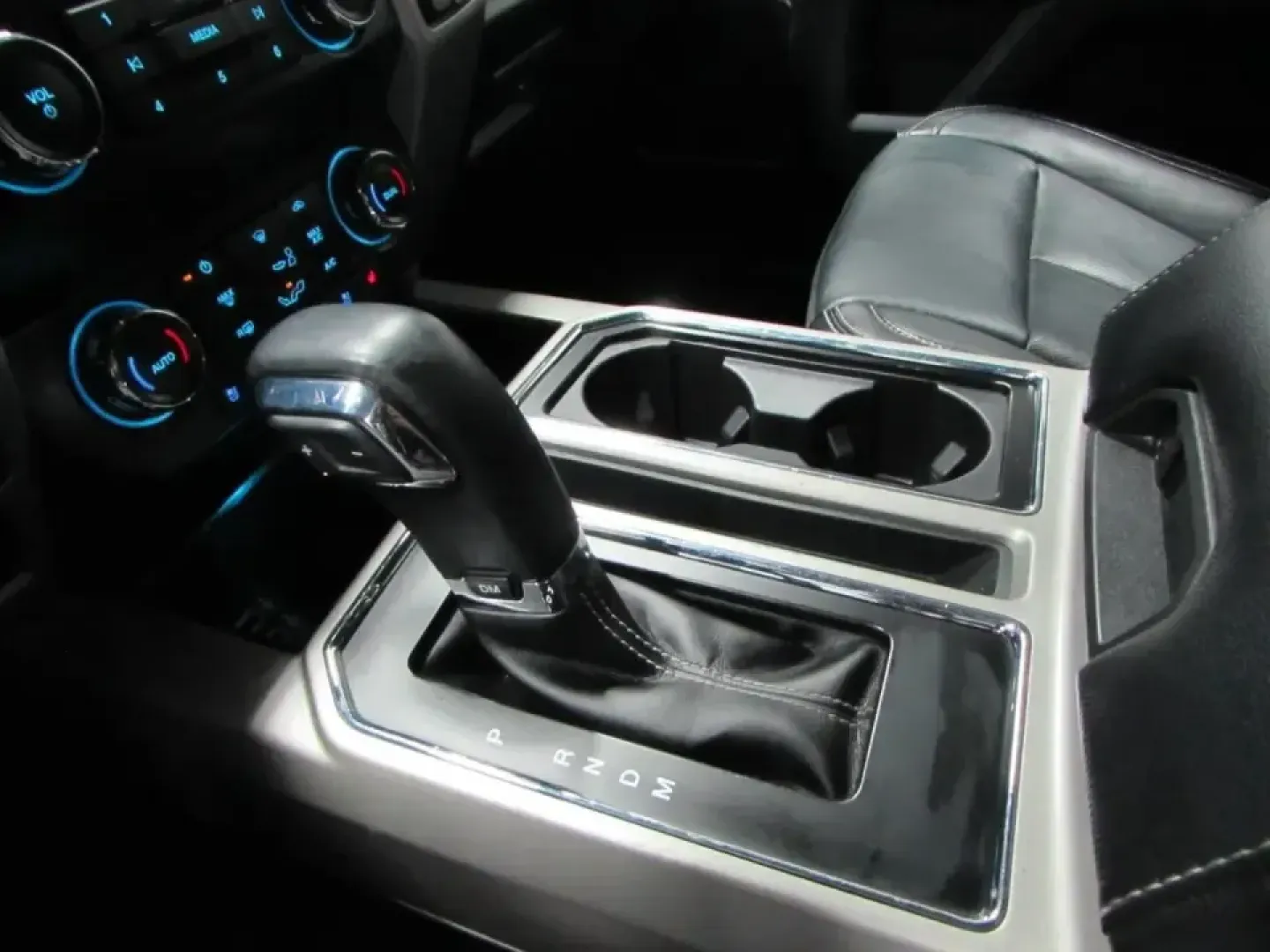 2019 /Black Ford F-150 Lariat (1FTEW1E40KK) with an 3.5L V6 TURBO engine, 6A transmission, located at 12836 Highway 21, De Soto, MO, 63020, (636) 337-7777, 38.151867, -90.575615 - **Unleash Your Adventures with the 2019 Ford F-150 at Pettus Ford De Soto!** <br /> <br /> Are you ready to elevate your lifestyle with a vehicle that perfectly blends capability and comfort? Look no further than this rugged 2019 Ford F-150, available now at Pettus Ford De Soto. Whether you're haul - Photo#32