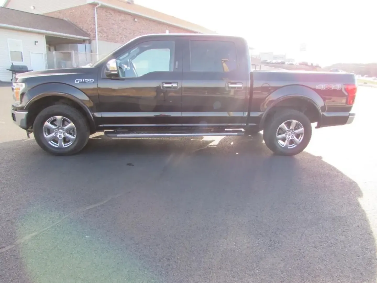 2019 /Black Ford F-150 Lariat (1FTEW1E40KK) with an 3.5L V6 TURBO engine, 6A transmission, located at 12836 Highway 21, De Soto, MO, 63020, (636) 337-7777, 38.151867, -90.575615 - **Unleash Your Adventures with the 2019 Ford F-150 at Pettus Ford De Soto!** <br /> <br /> Are you ready to elevate your lifestyle with a vehicle that perfectly blends capability and comfort? Look no further than this rugged 2019 Ford F-150, available now at Pettus Ford De Soto. Whether you're haul - Photo#3