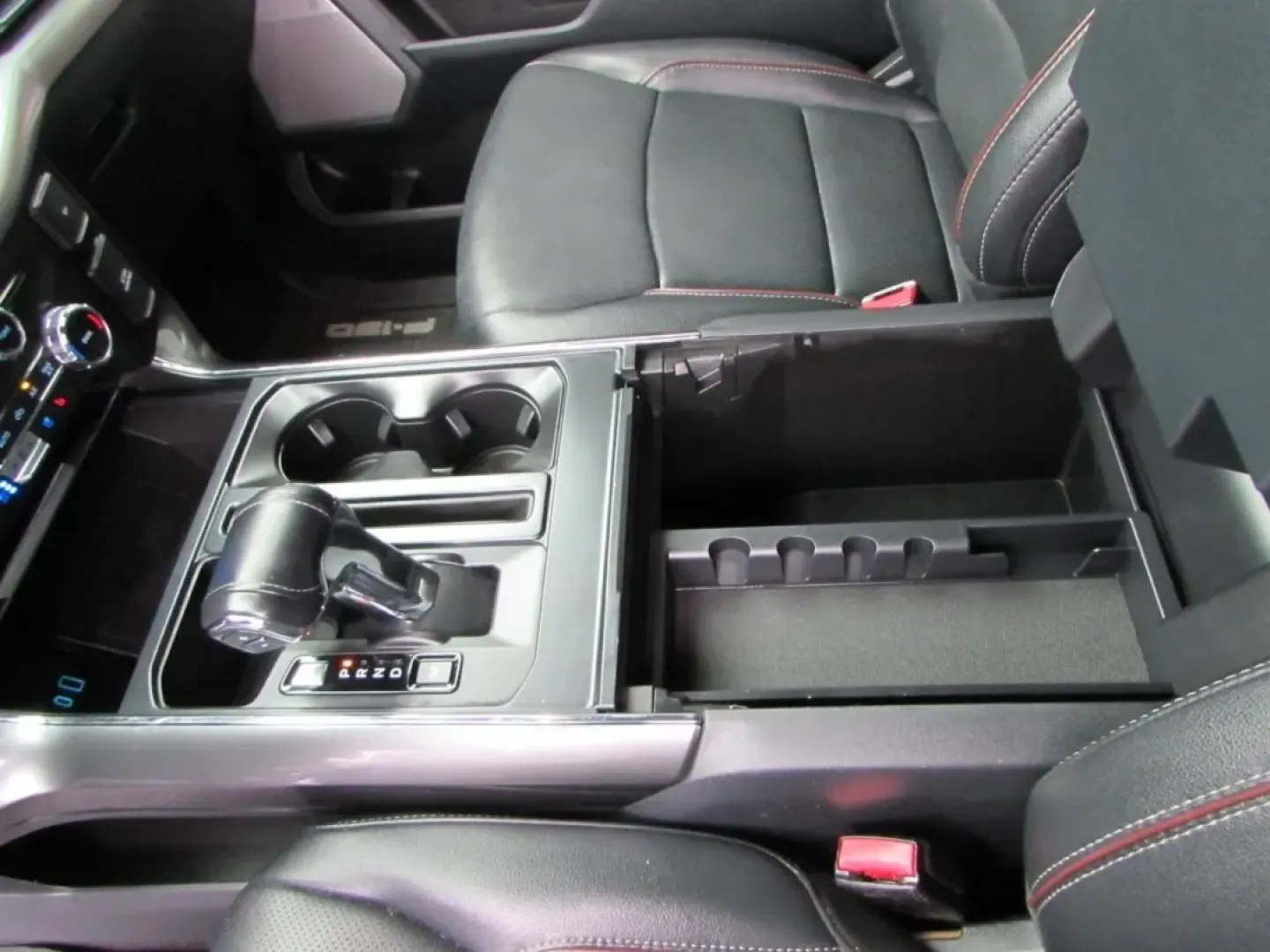 2022 /Black Ford F-150 Lariat (1FTFW1E86NF) with an Other engine, located at 12836 Highway 21, De Soto, MO, 63020, (636) 337-7777, 38.151867, -90.575615 - **Discover Your Next Adventure with the 2022 Ford F-150 at Pettus Ford De Soto!**<br /> <br /> Are you ready to elevate your lifestyle with a vehicle that can keep up with your adventurous spirit? The 2022 Ford F-150, available now at Pettus Ford De Soto, is the perfect blend of rugged capability an - Photo#28