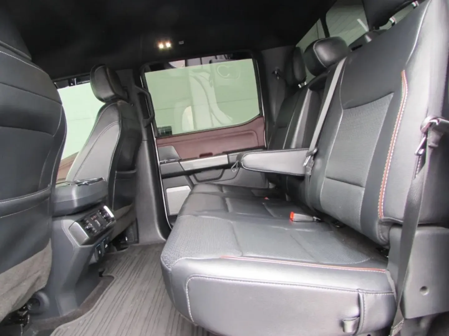 2022 /Black Ford F-150 Lariat (1FTFW1E86NF) with an Other engine, located at 12836 Highway 21, De Soto, MO, 63020, (636) 337-7777, 38.151867, -90.575615 - **Discover Your Next Adventure with the 2022 Ford F-150 at Pettus Ford De Soto!**<br /> <br /> Are you ready to elevate your lifestyle with a vehicle that can keep up with your adventurous spirit? The 2022 Ford F-150, available now at Pettus Ford De Soto, is the perfect blend of rugged capability an - Photo#32