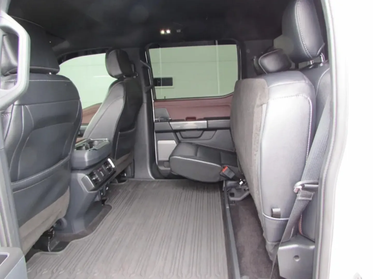 2022 /Black Ford F-150 Lariat (1FTFW1E86NF) with an Other engine, located at 12836 Highway 21, De Soto, MO, 63020, (636) 337-7777, 38.151867, -90.575615 - **Discover Your Next Adventure with the 2022 Ford F-150 at Pettus Ford De Soto!**<br /> <br /> Are you ready to elevate your lifestyle with a vehicle that can keep up with your adventurous spirit? The 2022 Ford F-150, available now at Pettus Ford De Soto, is the perfect blend of rugged capability an - Photo#33