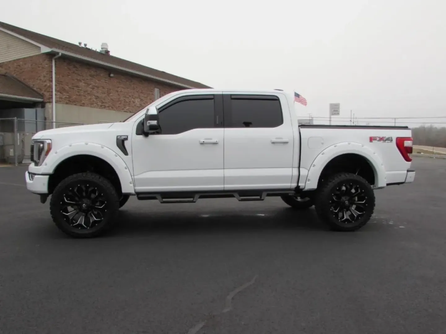 2022 /Black Ford F-150 Lariat (1FTFW1E86NF) with an Other engine, located at 12836 Highway 21, De Soto, MO, 63020, (636) 337-7777, 38.151867, -90.575615 - **Discover Your Next Adventure with the 2022 Ford F-150 at Pettus Ford De Soto!**<br /> <br /> Are you ready to elevate your lifestyle with a vehicle that can keep up with your adventurous spirit? The 2022 Ford F-150, available now at Pettus Ford De Soto, is the perfect blend of rugged capability an - Photo#3
