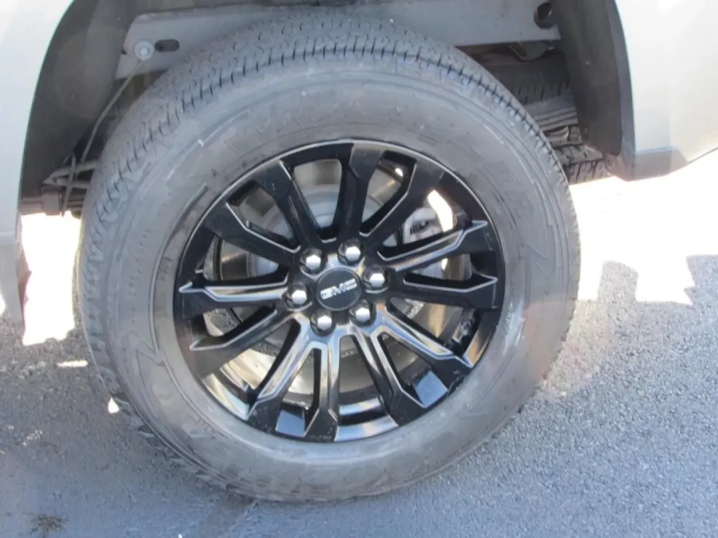 2022 /Black GMC Canyon Elevation (1GTG6CEN7N1) with an 3.6L V6 DOHC 24V engine, 6A transmission, located at 12836 Highway 21, De Soto, MO, 63020, (636) 337-7777, 38.151867, -90.575615 - **Elevate Your Adventures with the 2022 GMC Canyon 4WD Elevation Crew Cab!** <br /> <br /> Are you ready to take on your next weekend adventure or give your growing family the spacious ride they deserve? Look no further than the 2022 GMC Canyon 4WD Elevation Crew Cab available now at Pettus Ford De - Photo#9