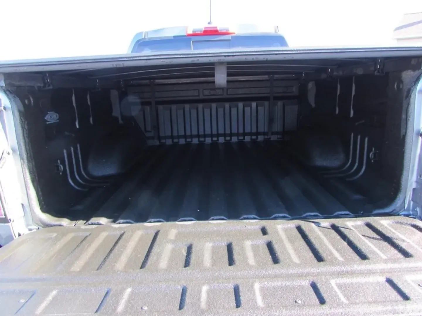 2022 /Black GMC Canyon Elevation (1GTG6CEN7N1) with an 3.6L V6 DOHC 24V engine, 6A transmission, located at 12836 Highway 21, De Soto, MO, 63020, (636) 337-7777, 38.151867, -90.575615 - **Elevate Your Adventures with the 2022 GMC Canyon 4WD Elevation Crew Cab!** <br /> <br /> Are you ready to take on your next weekend adventure or give your growing family the spacious ride they deserve? Look no further than the 2022 GMC Canyon 4WD Elevation Crew Cab available now at Pettus Ford De - Photo#12