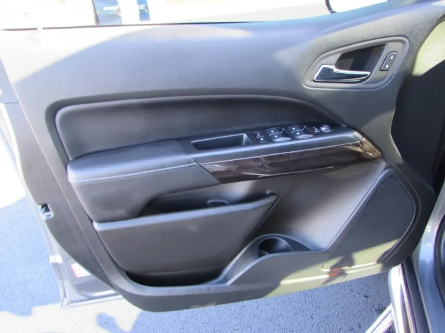 2022 /Black GMC Canyon Elevation (1GTG6CEN7N1) with an 3.6L V6 DOHC 24V engine, 6A transmission, located at 12836 Highway 21, De Soto, MO, 63020, (636) 337-7777, 38.151867, -90.575615 - **Elevate Your Adventures with the 2022 GMC Canyon 4WD Elevation Crew Cab!** <br /> <br /> Are you ready to take on your next weekend adventure or give your growing family the spacious ride they deserve? Look no further than the 2022 GMC Canyon 4WD Elevation Crew Cab available now at Pettus Ford De - Photo#14