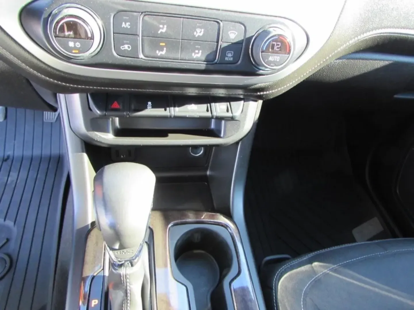 2022 /Black GMC Canyon Elevation (1GTG6CEN7N1) with an 3.6L V6 DOHC 24V engine, 6A transmission, located at 12836 Highway 21, De Soto, MO, 63020, (636) 337-7777, 38.151867, -90.575615 - **Elevate Your Adventures with the 2022 GMC Canyon 4WD Elevation Crew Cab!** <br /> <br /> Are you ready to take on your next weekend adventure or give your growing family the spacious ride they deserve? Look no further than the 2022 GMC Canyon 4WD Elevation Crew Cab available now at Pettus Ford De - Photo#23