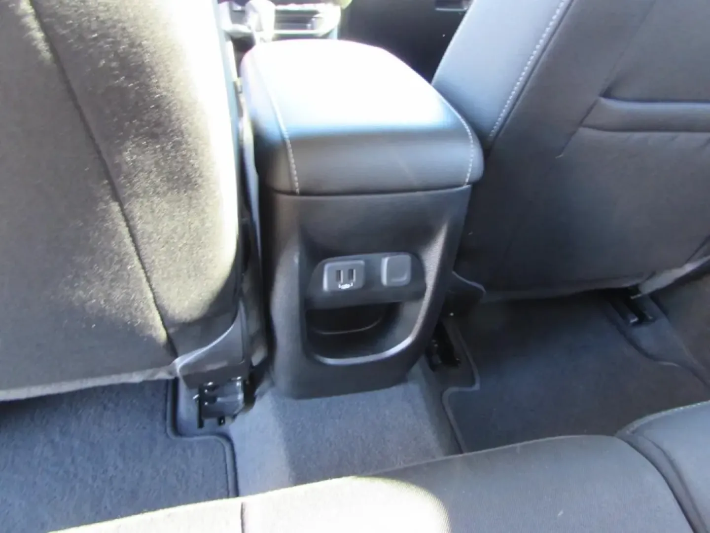 2022 /Black GMC Canyon Elevation (1GTG6CEN7N1) with an 3.6L V6 DOHC 24V engine, 6A transmission, located at 12836 Highway 21, De Soto, MO, 63020, (636) 337-7777, 38.151867, -90.575615 - **Elevate Your Adventures with the 2022 GMC Canyon 4WD Elevation Crew Cab!** <br /> <br /> Are you ready to take on your next weekend adventure or give your growing family the spacious ride they deserve? Look no further than the 2022 GMC Canyon 4WD Elevation Crew Cab available now at Pettus Ford De - Photo#28