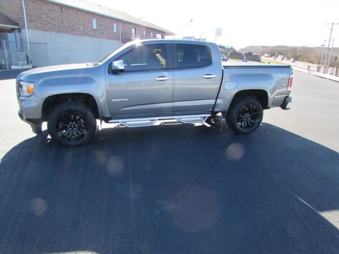 2022 /Black GMC Canyon Elevation (1GTG6CEN7N1) with an 3.6L V6 DOHC 24V engine, 6A transmission, located at 12836 Highway 21, De Soto, MO, 63020, (636) 337-7777, 38.151867, -90.575615 - **Elevate Your Adventures with the 2022 GMC Canyon 4WD Elevation Crew Cab!** <br /> <br /> Are you ready to take on your next weekend adventure or give your growing family the spacious ride they deserve? Look no further than the 2022 GMC Canyon 4WD Elevation Crew Cab available now at Pettus Ford De - Photo#3