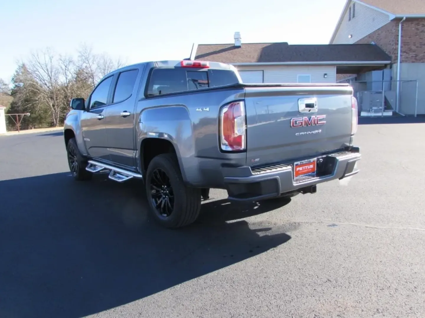2022 /Black GMC Canyon Elevation (1GTG6CEN7N1) with an 3.6L V6 DOHC 24V engine, 6A transmission, located at 12836 Highway 21, De Soto, MO, 63020, (636) 337-7777, 38.151867, -90.575615 - **Elevate Your Adventures with the 2022 GMC Canyon 4WD Elevation Crew Cab!** <br /> <br /> Are you ready to take on your next weekend adventure or give your growing family the spacious ride they deserve? Look no further than the 2022 GMC Canyon 4WD Elevation Crew Cab available now at Pettus Ford De - Photo#4