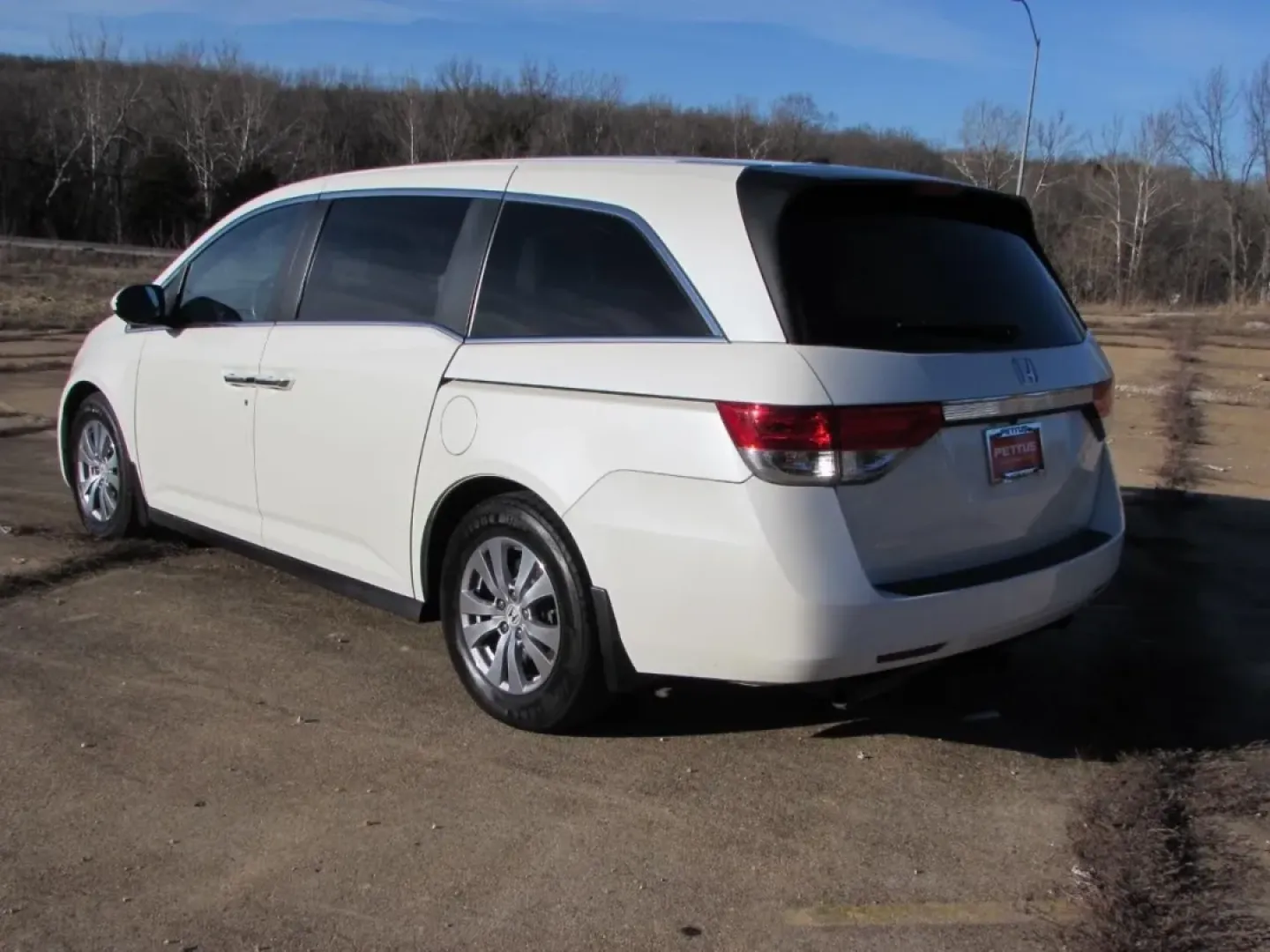 2016 /Beige Leather Honda Odyssey EX-L (5FNRL5H60GB) with an 3.5L V6 SOHC 24-Valve i-VTEC engine, Automatic transmission, located at 12836 Highway 21, De Soto, MO, 63020, (636) 337-7777, 38.151867, -90.575615 - Are you ready for seamless family adventures or a comfortable ride to work? Look no further than the 2016 Honda Odyssey EX-L, a minivan that perfectly balances style, comfort, and practicality. At Pettus Ford De Soto, located at 12836 Missouri Hwy 21, De Soto, MO, we pride ourselves on offering qual - Photo#7