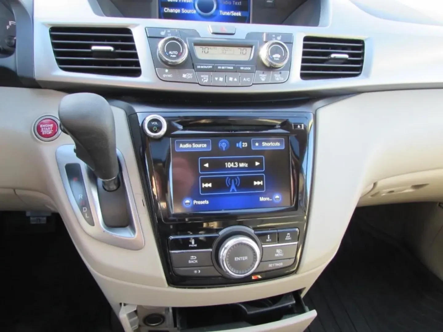 2016 /Beige Leather Honda Odyssey EX-L (5FNRL5H60GB) with an 3.5L V6 SOHC 24-Valve i-VTEC engine, Automatic transmission, located at 12836 Highway 21, De Soto, MO, 63020, (636) 337-7777, 38.151867, -90.575615 - Are you ready for seamless family adventures or a comfortable ride to work? Look no further than the 2016 Honda Odyssey EX-L, a minivan that perfectly balances style, comfort, and practicality. At Pettus Ford De Soto, located at 12836 Missouri Hwy 21, De Soto, MO, we pride ourselves on offering qual - Photo#23