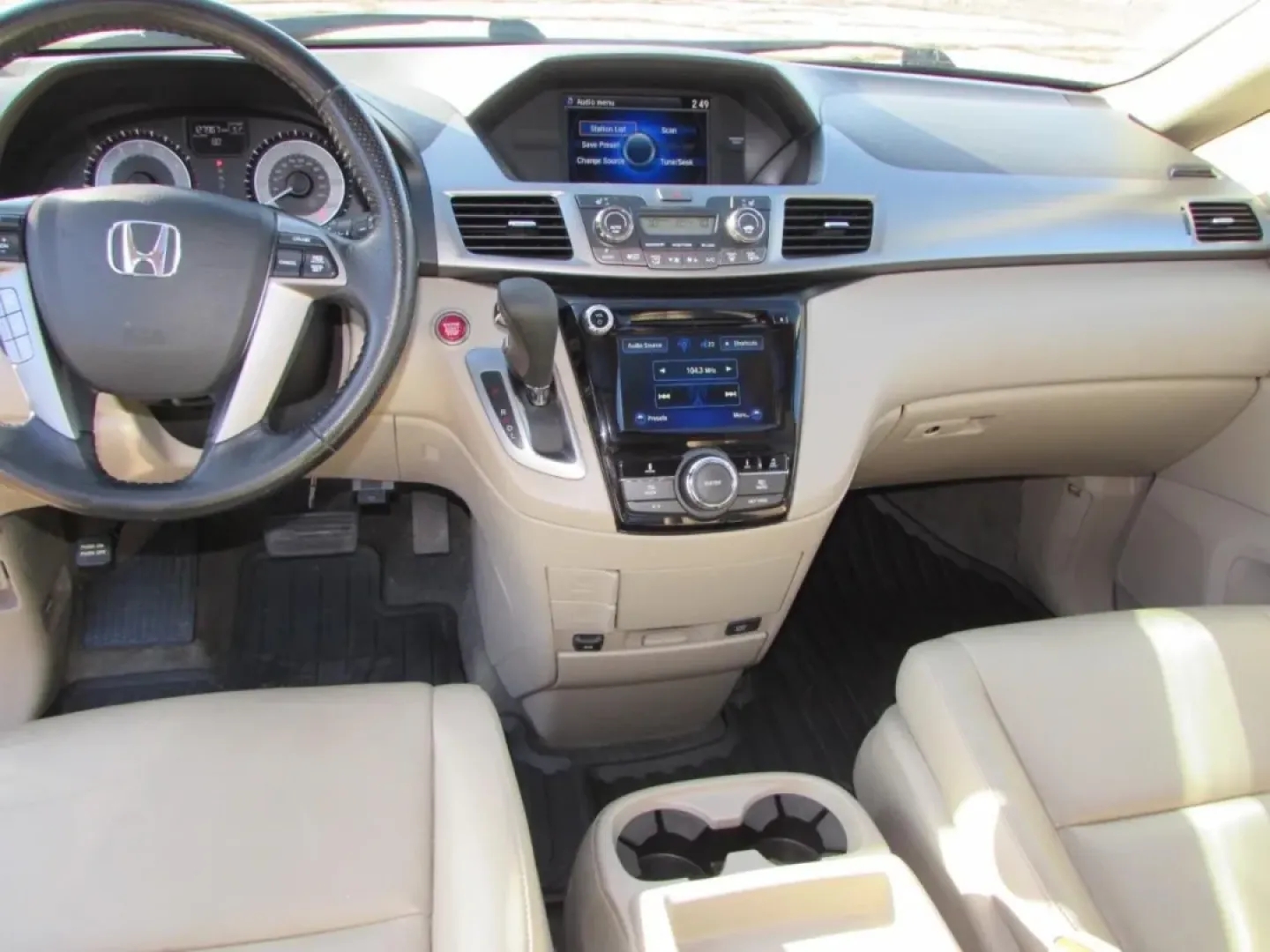 2016 /Beige Leather Honda Odyssey EX-L (5FNRL5H60GB) with an 3.5L V6 SOHC 24-Valve i-VTEC engine, Automatic transmission, located at 12836 Highway 21, De Soto, MO, 63020, (636) 337-7777, 38.151867, -90.575615 - Are you ready for seamless family adventures or a comfortable ride to work? Look no further than the 2016 Honda Odyssey EX-L, a minivan that perfectly balances style, comfort, and practicality. At Pettus Ford De Soto, located at 12836 Missouri Hwy 21, De Soto, MO, we pride ourselves on offering qual - Photo#27