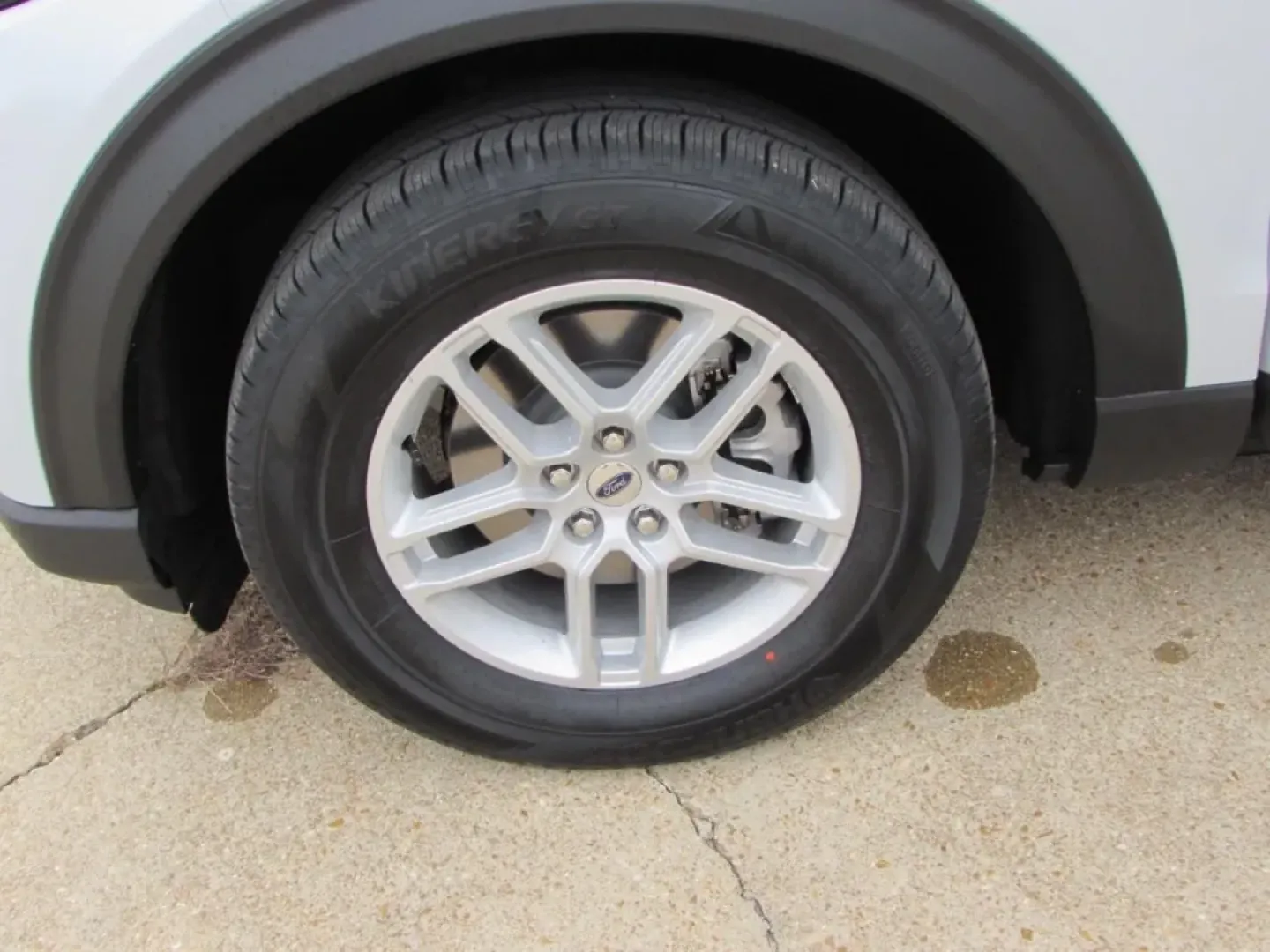 2026 /Ultra Dark Space Gray Ford Explorer Active (1FMUK8DH3TG) with an 2.3L EcoBoost I-4 engine, Automatic transmission, located at 12836 Highway 21, De Soto, MO, 63020, (636) 337-7777, 38.151867, -90.575615 - Introducing the 2026 Ford Explorer Active-a versatile SUV designed for adventurous families and weekend warriors alike! Whether you're planning a road trip to the scenic Meramec Caverns or just navigating the weekday hustle around De Soto, MO, this vehicle is the perfect companion. With its spacious - Photo#9