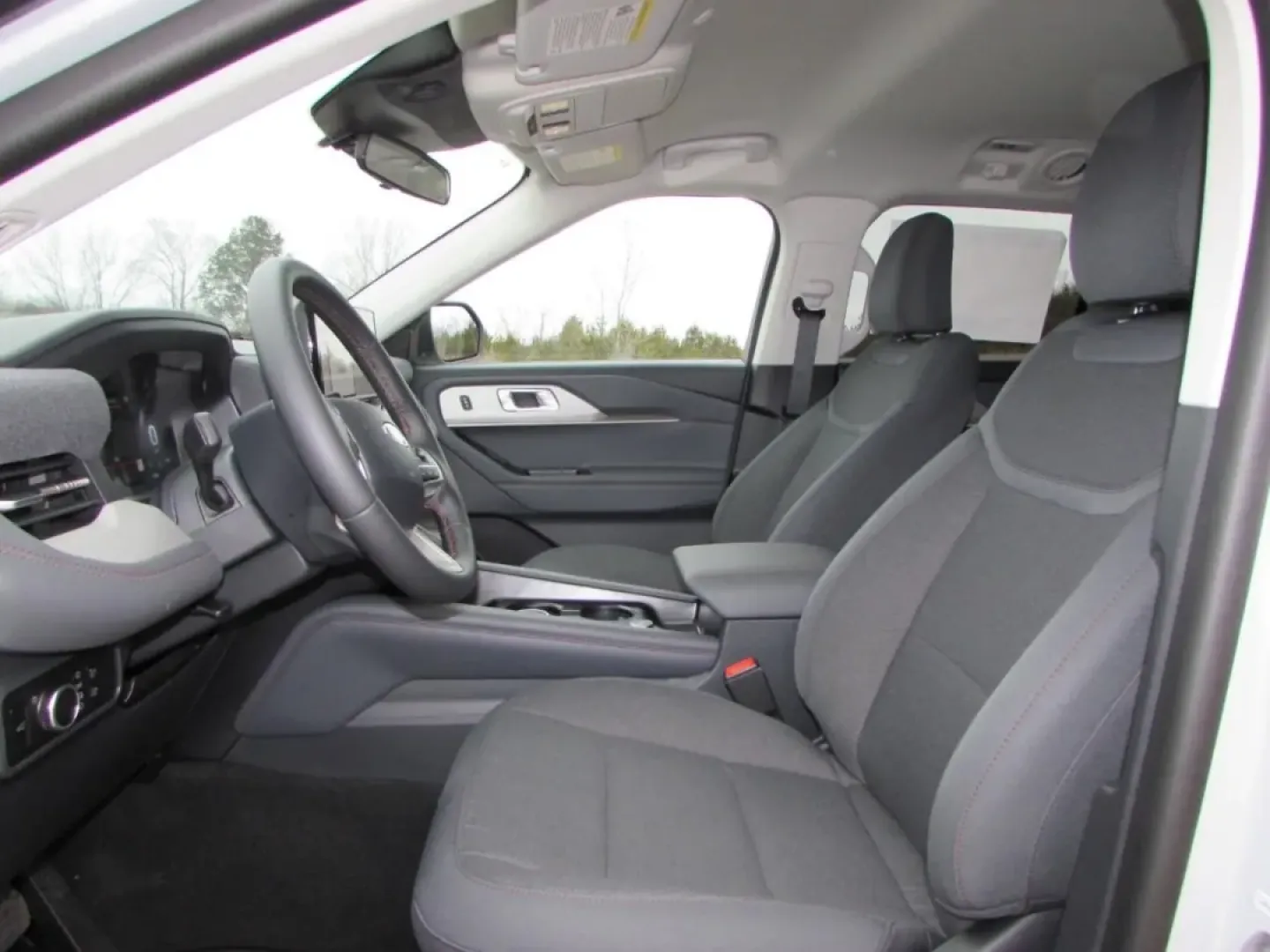 2026 /Ultra Dark Space Gray Ford Explorer Active (1FMUK8DH3TG) with an 2.3L EcoBoost I-4 engine, Automatic transmission, located at 12836 Highway 21, De Soto, MO, 63020, (636) 337-7777, 38.151867, -90.575615 - Introducing the 2026 Ford Explorer Active-a versatile SUV designed for adventurous families and weekend warriors alike! Whether you're planning a road trip to the scenic Meramec Caverns or just navigating the weekday hustle around De Soto, MO, this vehicle is the perfect companion. With its spacious - Photo#13