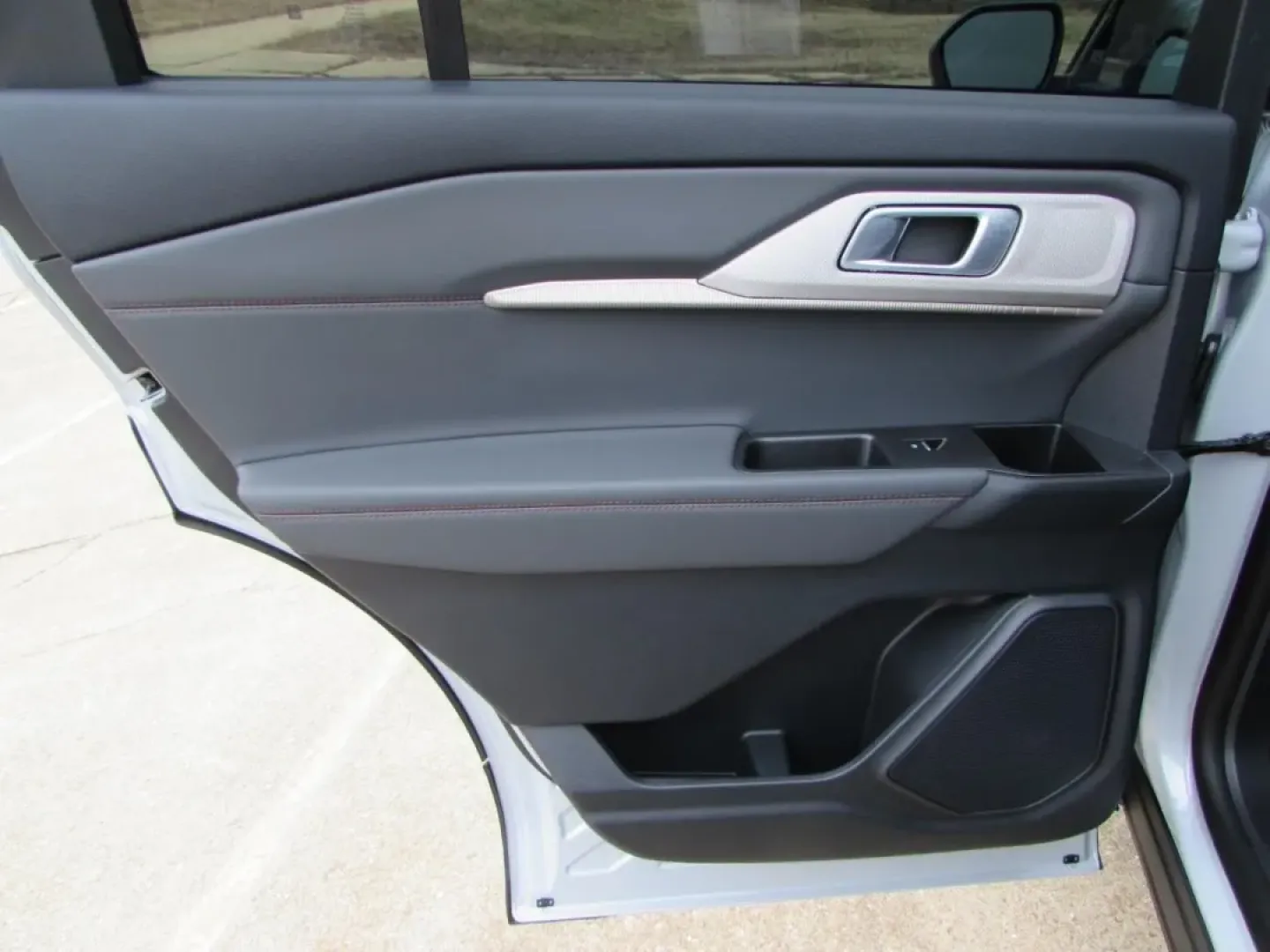 2026 /Ultra Dark Space Gray Ford Explorer Active (1FMUK8DH3TG) with an 2.3L EcoBoost I-4 engine, Automatic transmission, located at 12836 Highway 21, De Soto, MO, 63020, (636) 337-7777, 38.151867, -90.575615 - Introducing the 2026 Ford Explorer Active-a versatile SUV designed for adventurous families and weekend warriors alike! Whether you're planning a road trip to the scenic Meramec Caverns or just navigating the weekday hustle around De Soto, MO, this vehicle is the perfect companion. With its spacious - Photo#25