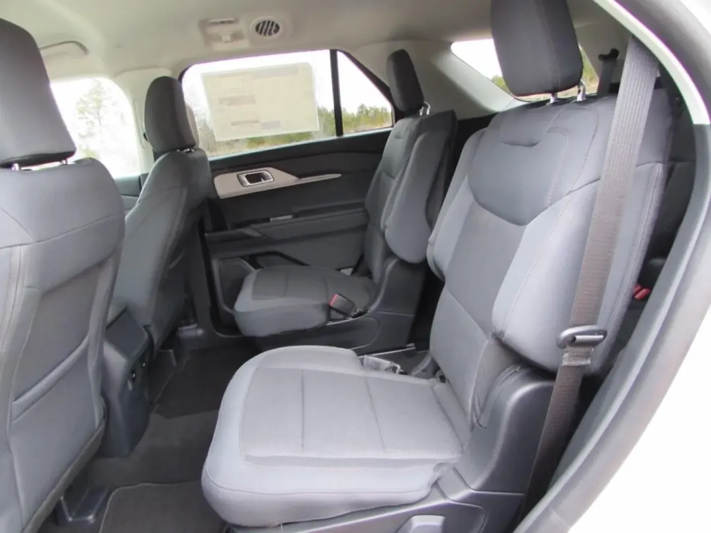 2026 /Ultra Dark Space Gray Ford Explorer Active (1FMUK8DH3TG) with an 2.3L EcoBoost I-4 engine, Automatic transmission, located at 12836 Highway 21, De Soto, MO, 63020, (636) 337-7777, 38.151867, -90.575615 - Introducing the 2026 Ford Explorer Active-a versatile SUV designed for adventurous families and weekend warriors alike! Whether you're planning a road trip to the scenic Meramec Caverns or just navigating the weekday hustle around De Soto, MO, this vehicle is the perfect companion. With its spacious - Photo#26