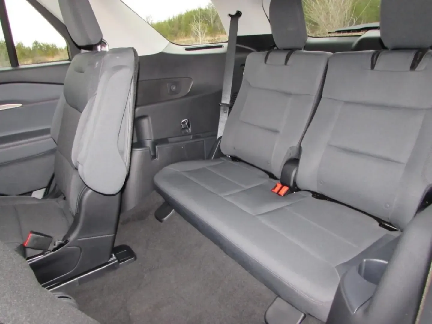 2026 /Ultra Dark Space Gray Ford Explorer Active (1FMUK8DH3TG) with an 2.3L EcoBoost I-4 engine, Automatic transmission, located at 12836 Highway 21, De Soto, MO, 63020, (636) 337-7777, 38.151867, -90.575615 - Introducing the 2026 Ford Explorer Active-a versatile SUV designed for adventurous families and weekend warriors alike! Whether you're planning a road trip to the scenic Meramec Caverns or just navigating the weekday hustle around De Soto, MO, this vehicle is the perfect companion. With its spacious - Photo#28