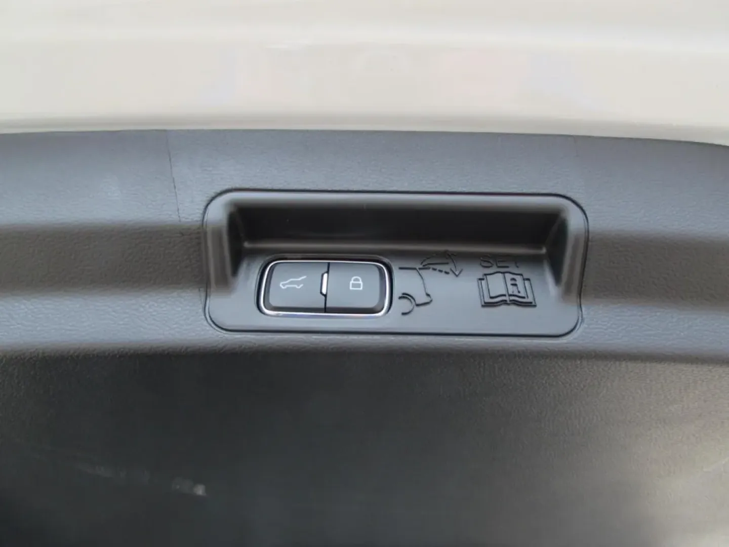 2026 /Ultra Dark Space Gray Ford Explorer Active (1FMUK8DH3TG) with an 2.3L EcoBoost I-4 engine, Automatic transmission, located at 12836 Highway 21, De Soto, MO, 63020, (636) 337-7777, 38.151867, -90.575615 - Introducing the 2026 Ford Explorer Active-a versatile SUV designed for adventurous families and weekend warriors alike! Whether you're planning a road trip to the scenic Meramec Caverns or just navigating the weekday hustle around De Soto, MO, this vehicle is the perfect companion. With its spacious - Photo#31